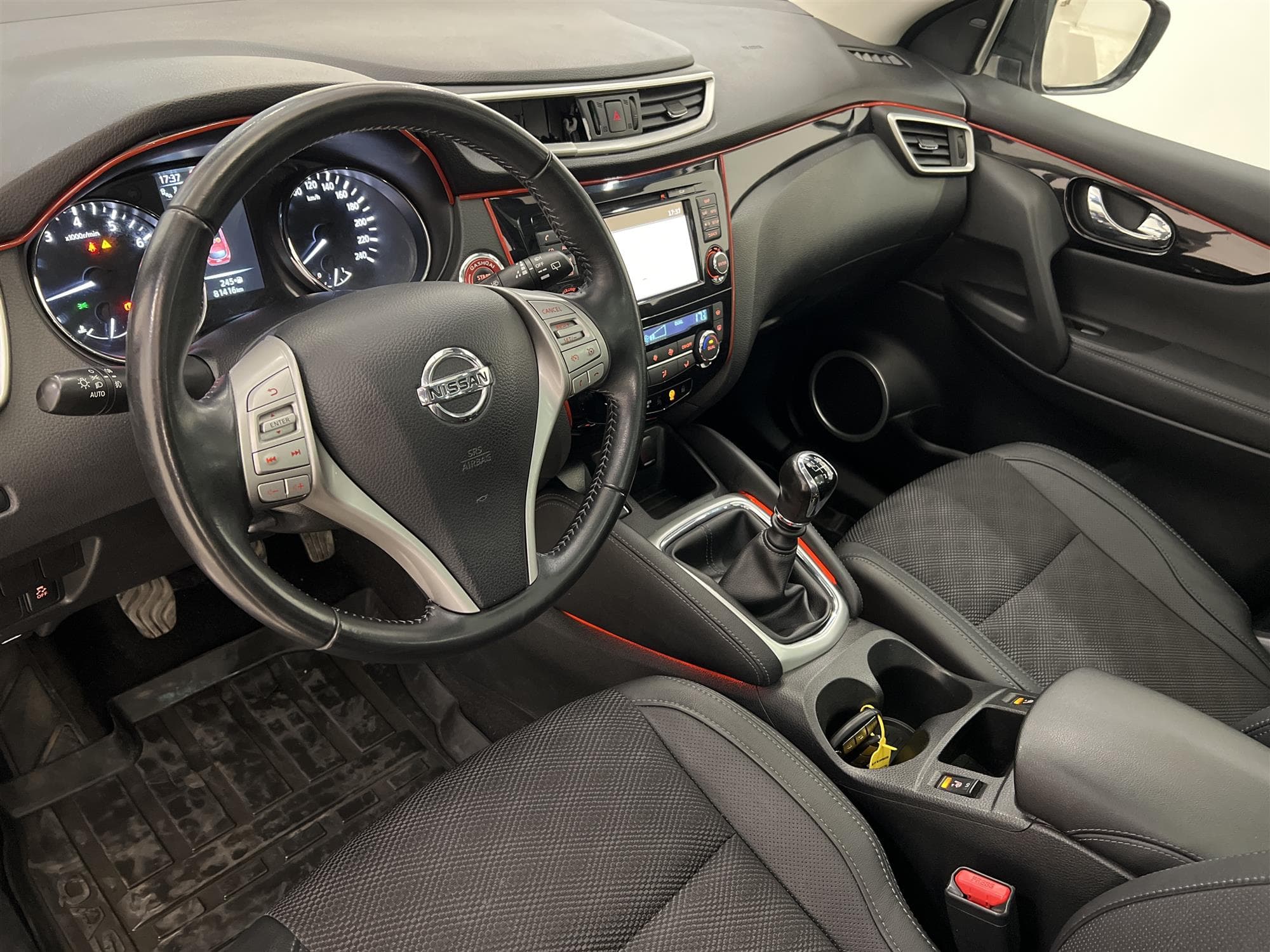 Nissan Qashqai 1.2 115hk 2 Brukare M&K-Värm Pano 360 Navi 