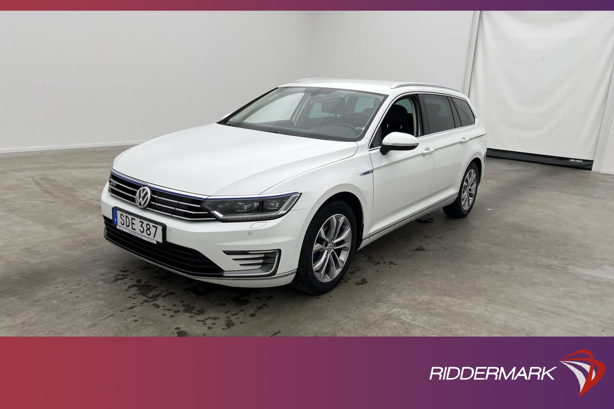 Volkswagen Passat GTE 218hk