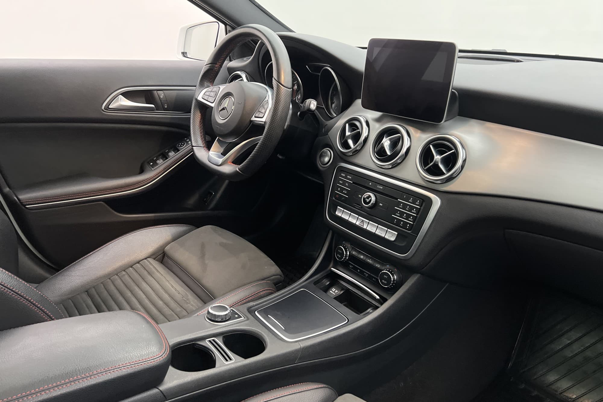 Mercedes-Benz GLA 200 156hk AMG Sport Navi Kamera Pano