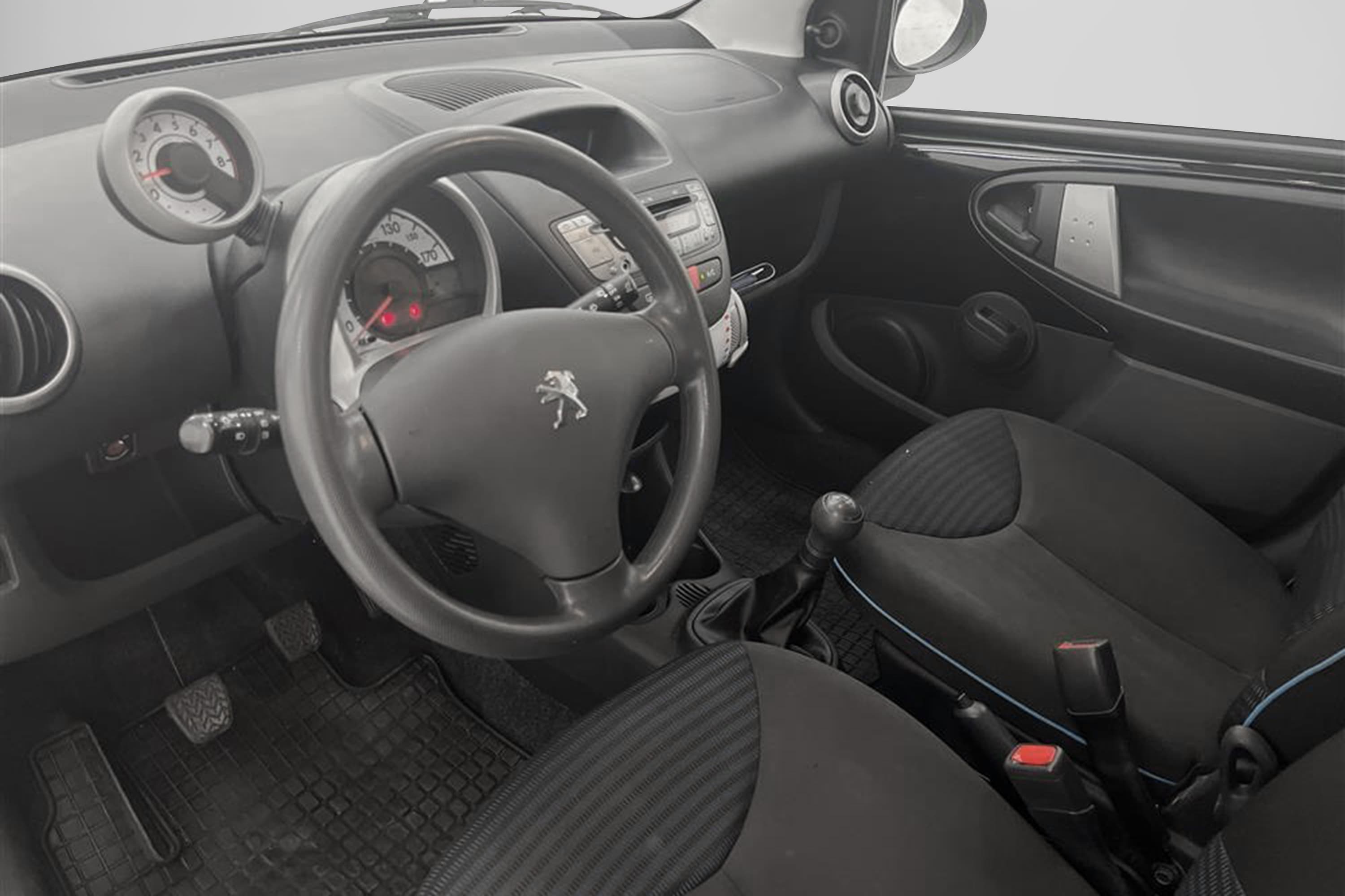 Peugeot 107 5dr 1.0 68hk 2 brukare 0.43l/milinteriör
