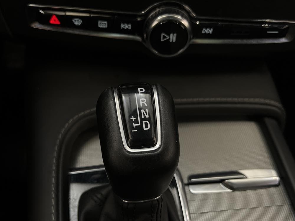 Volvo V90 D5 AWD Inscription VOC Pano B&W 360° HUD 0,49L/Mil