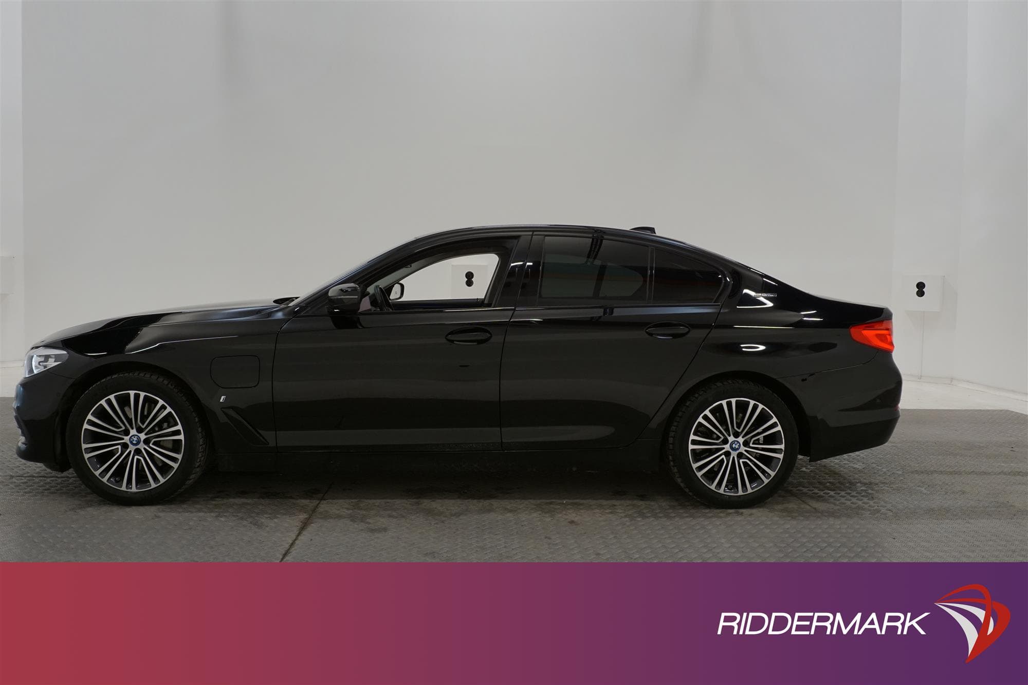BMW 530e iPerformance 252hk