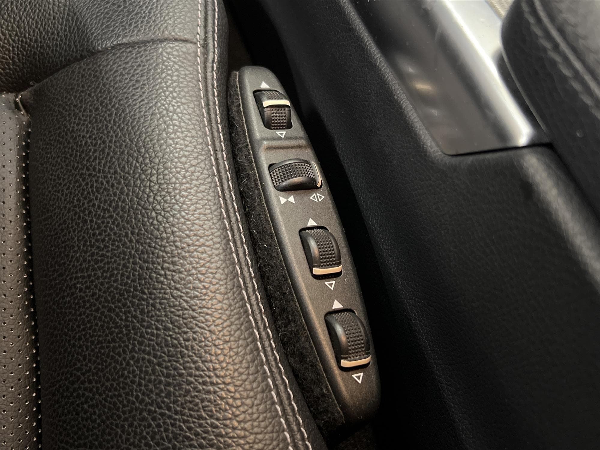 Mercedes-Benz E220 170hk Dragkrok Helskinn Navi 0,54L/mil