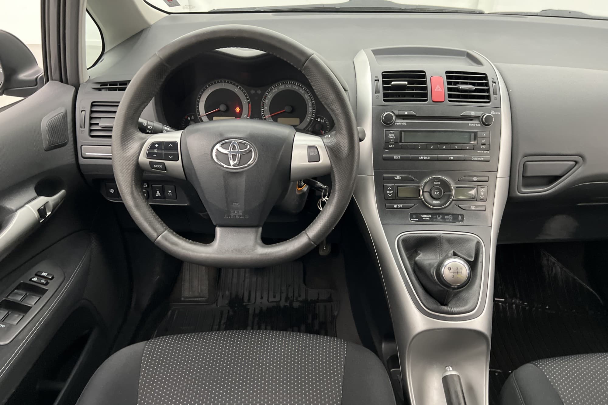 Toyota Auris 1.4 d-4d 90hk M&K-Värmare Dragkrok 0.45l/mil