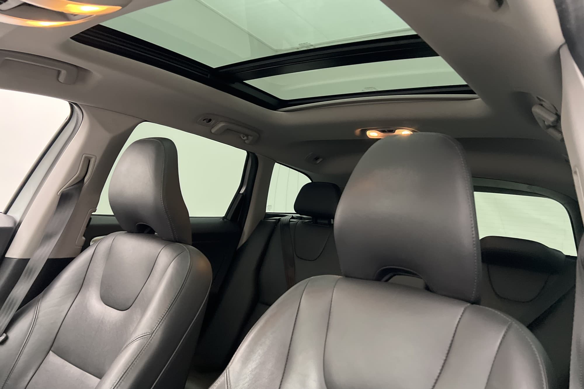 Volvo XC60 D4 AWD Summum Pano H/K VOC Värm Navi Skinn Drag