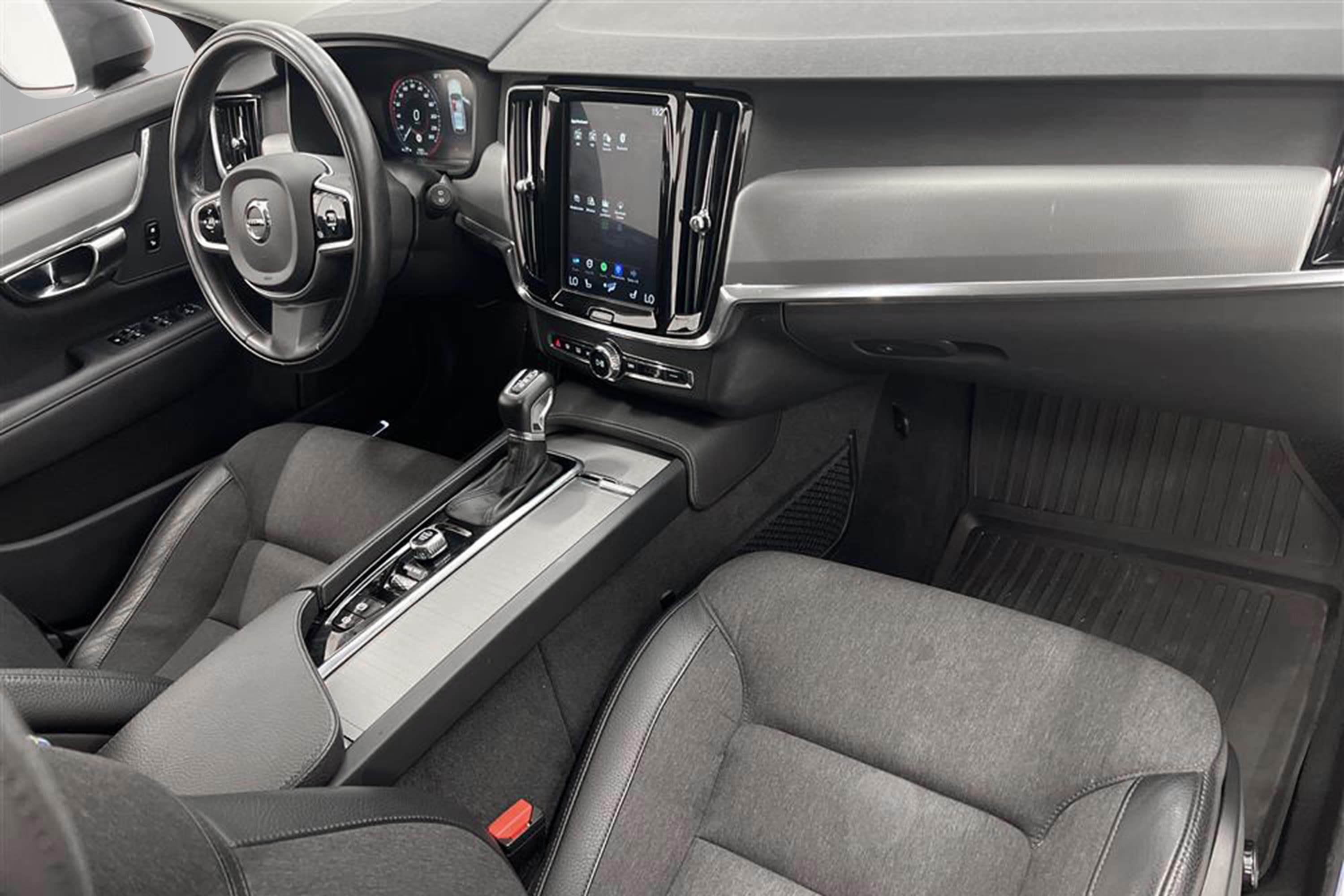 Volvo V90 D4 Cross Country AWD 190hk VOC Värmare Kamera Draginteriör