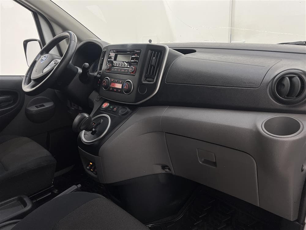 Nissan e-NV200 40 kWh Aut 109hk B-kamera Nyservad Moms 