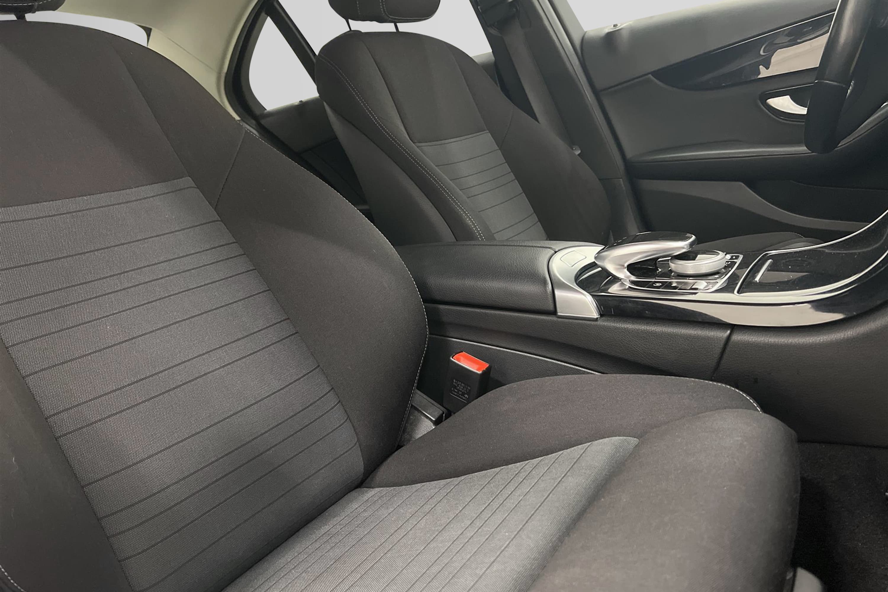 Mercedes-Benz C 220 BlueTEC 170hk Navi PDC Välserv 0,43l/milinteriör