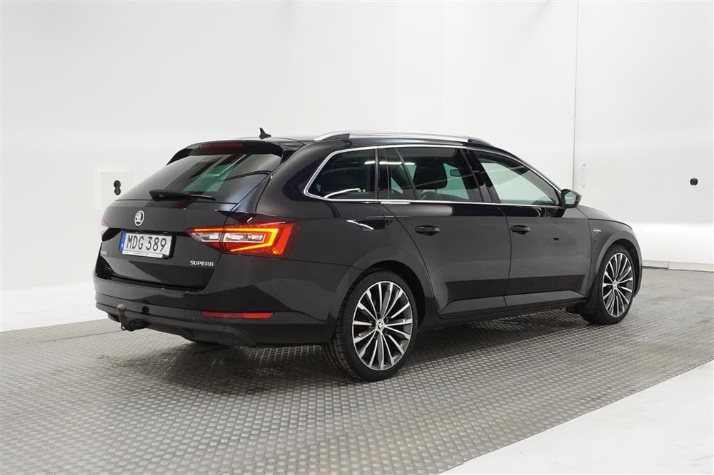 Skoda Superb 2.0 TDI Kombi 190hk L&K Pano Navi D-Värm Skinn