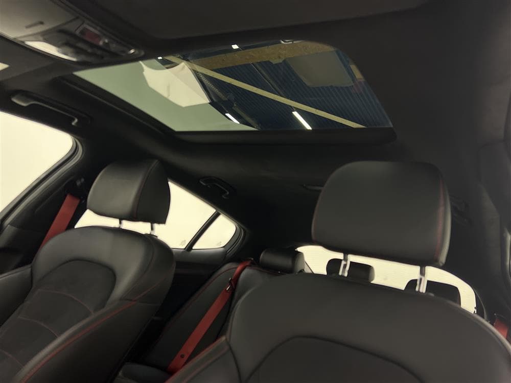 Kia Stinger GT 3.3 T-GDi AWD 370hk Pano H/K HUD 360° Naviinteriör