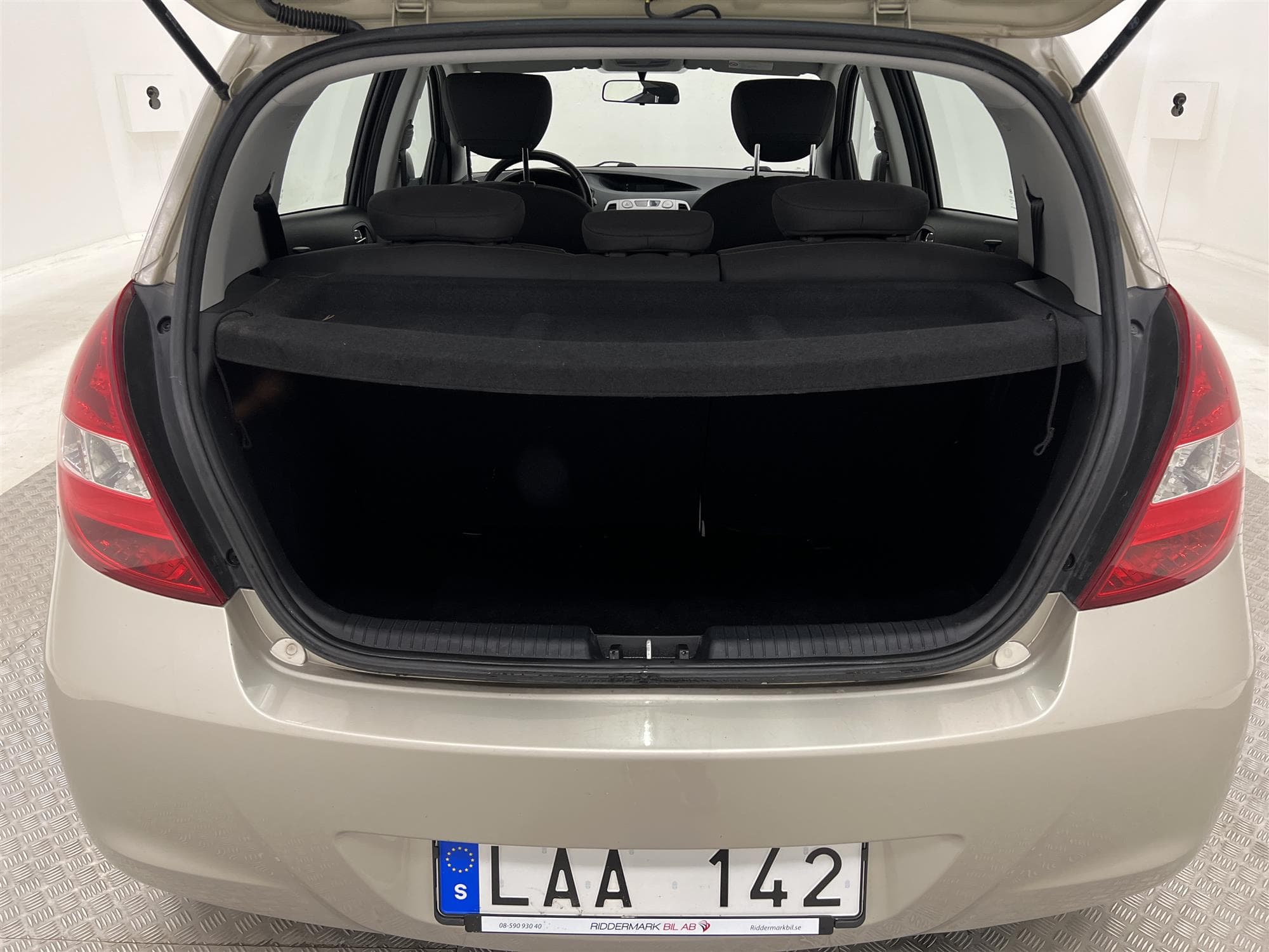 Hyundai i20 1.4 101hk 2 Brukare Nyservad Låg Skatt 