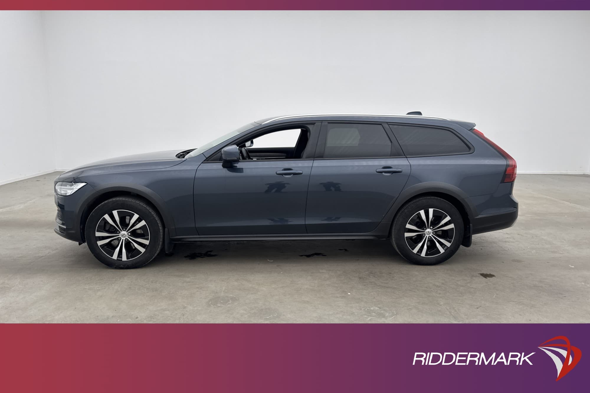 Volvo V90 Cross Country B4 AWD D-Värmare VOC Skinn B-Kamera