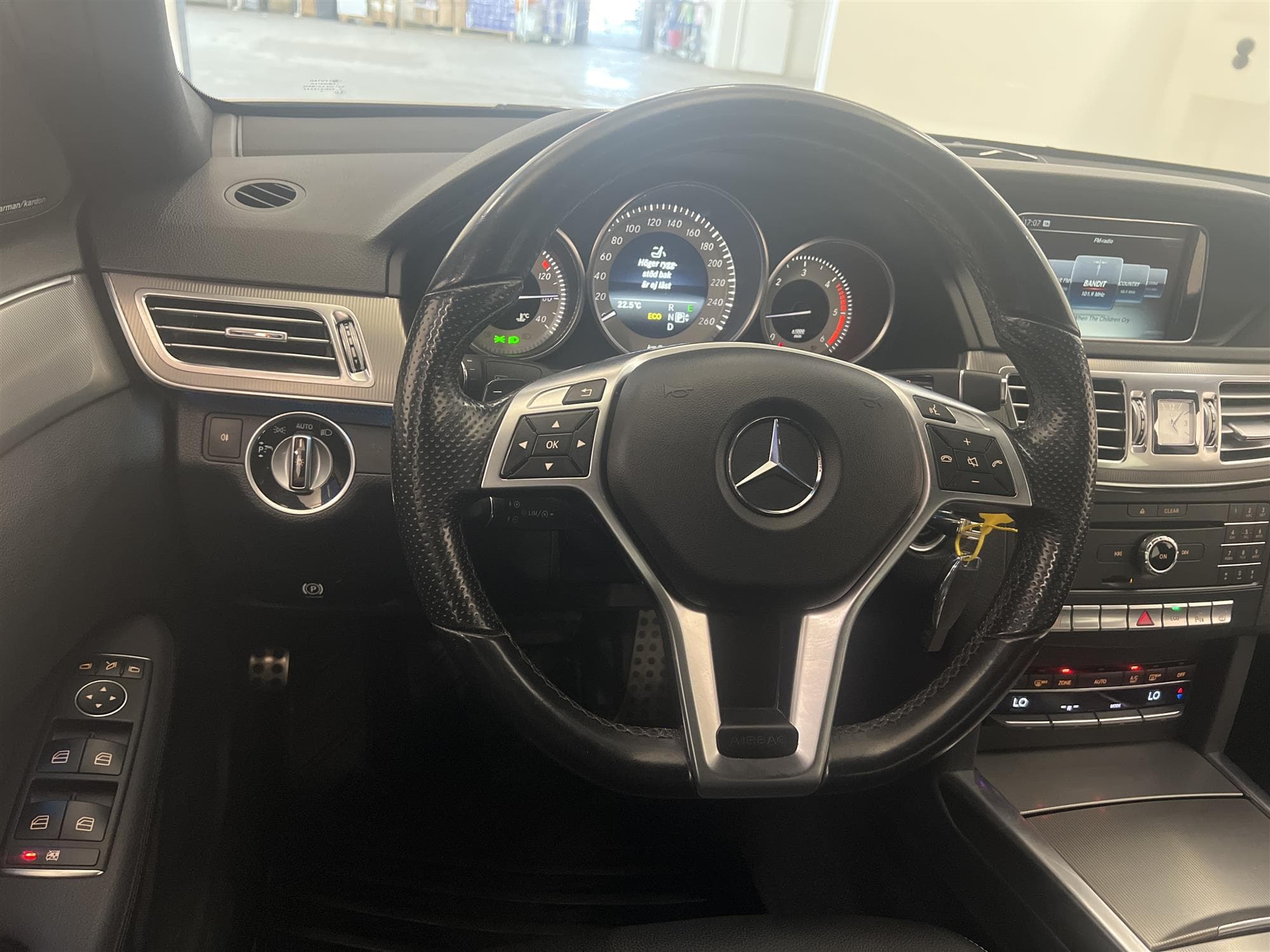 Mercedes-Benz E 220 4M 170hk AMG Harman/Kardon B-Kamera