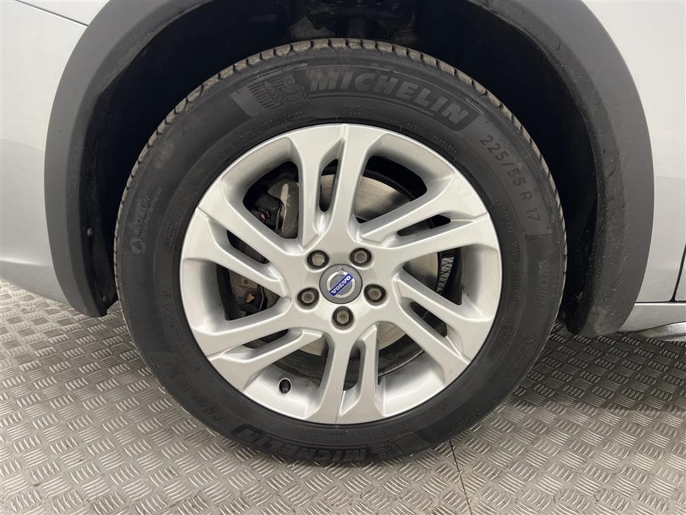 Volvo V60 D4 AWD Cross Country Summum VOC Värmare T-lucka