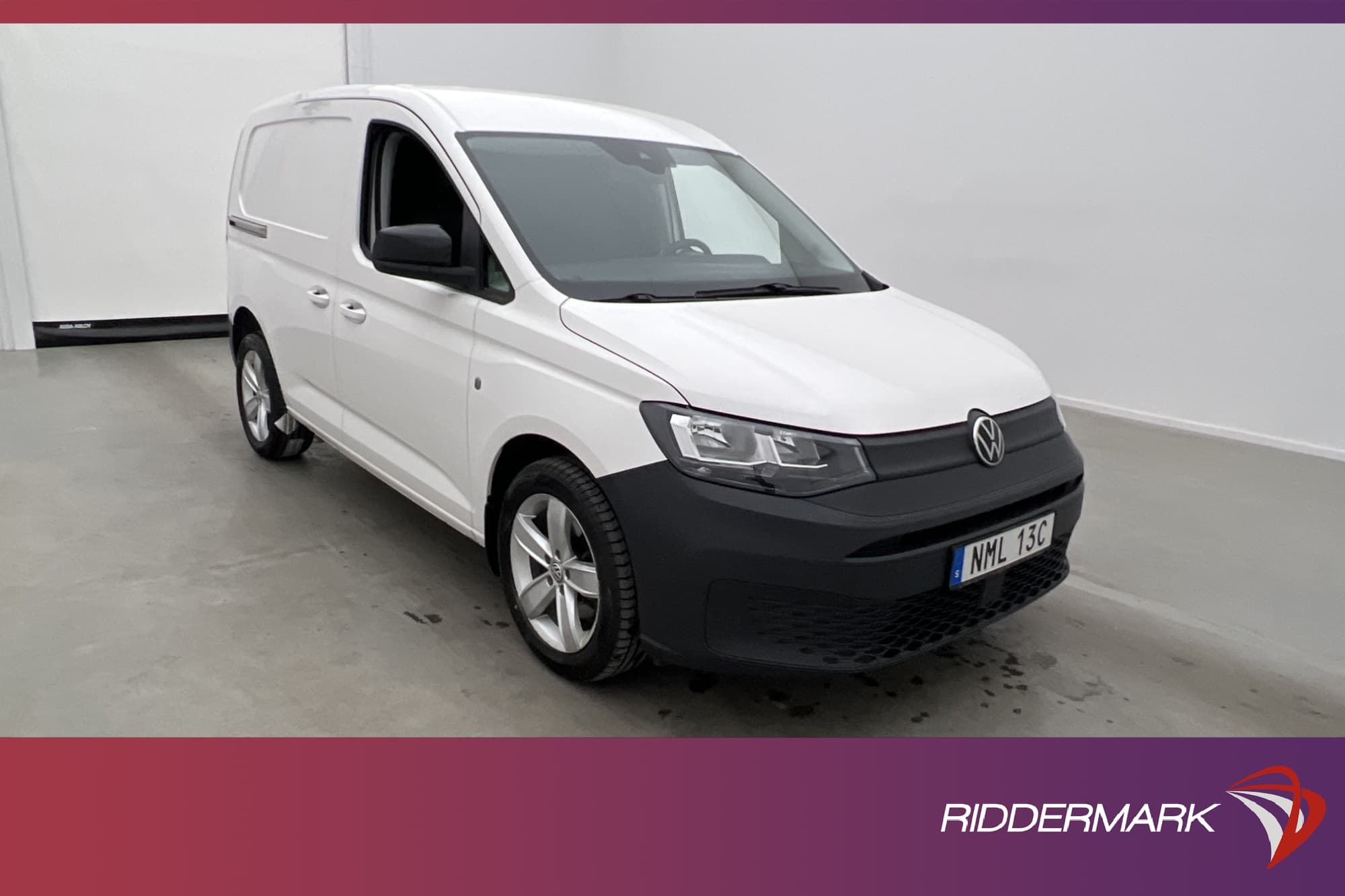 Volkswagen Caddy 2.0TDI Värmare PDC Dragkrok CARPLAY Moms