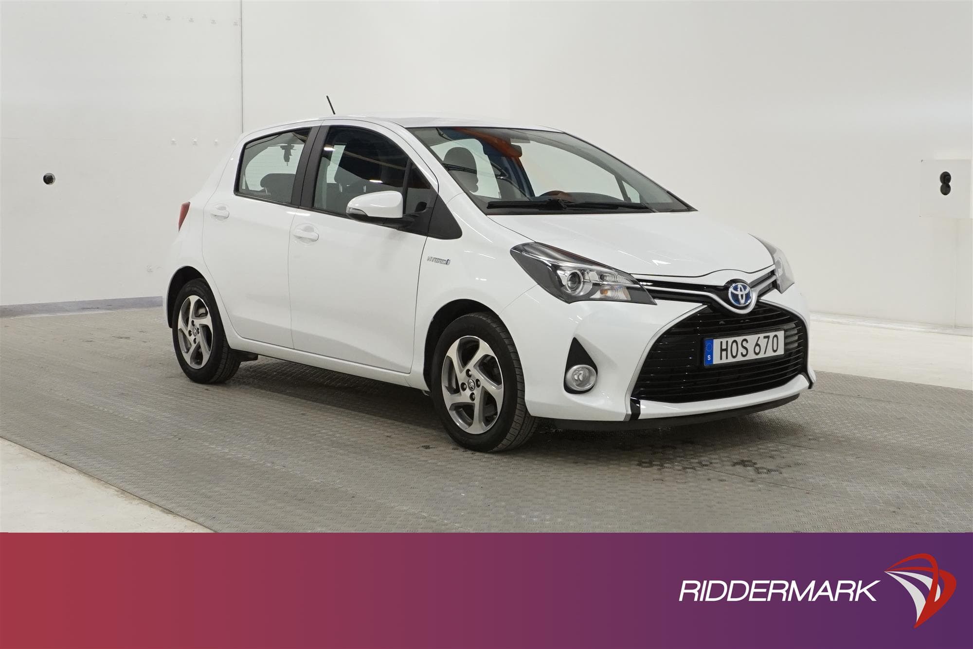 Toyota Yaris Hybrid 101hk Navigator