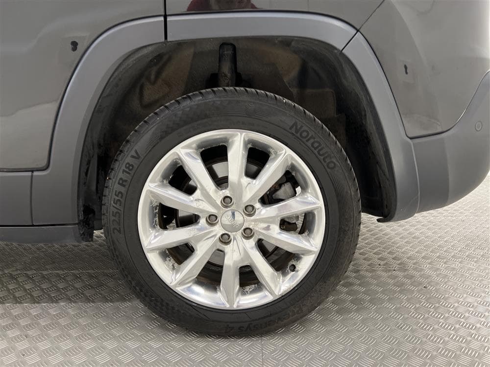 Jeep Cherokee 2.0 CRD AWD Limited Skinn B-Kam Navi 0,58l/milinteriör