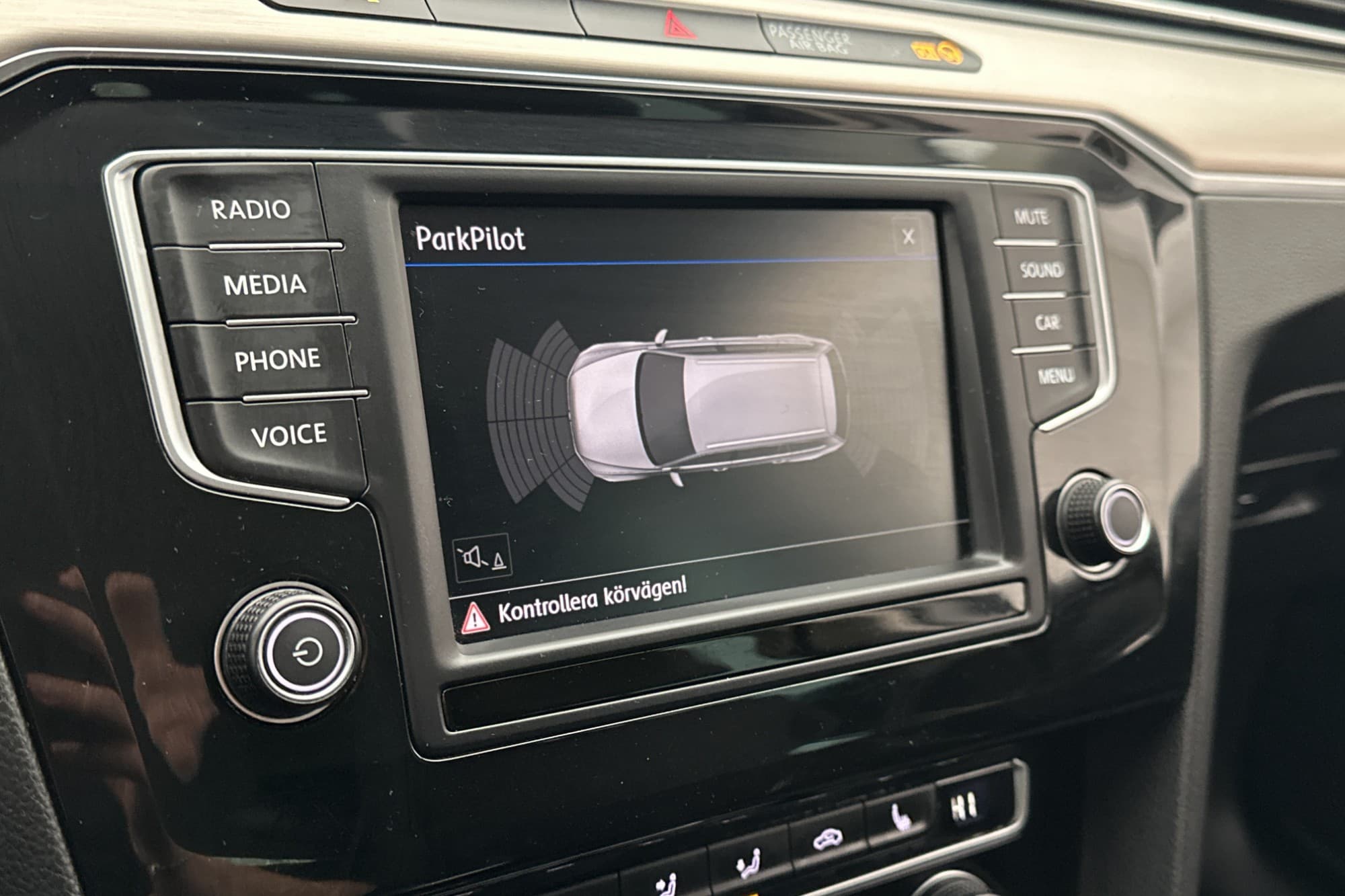 Volkswagen Passat 2.0 TDI 190hk R-Line CarPlay Keyless