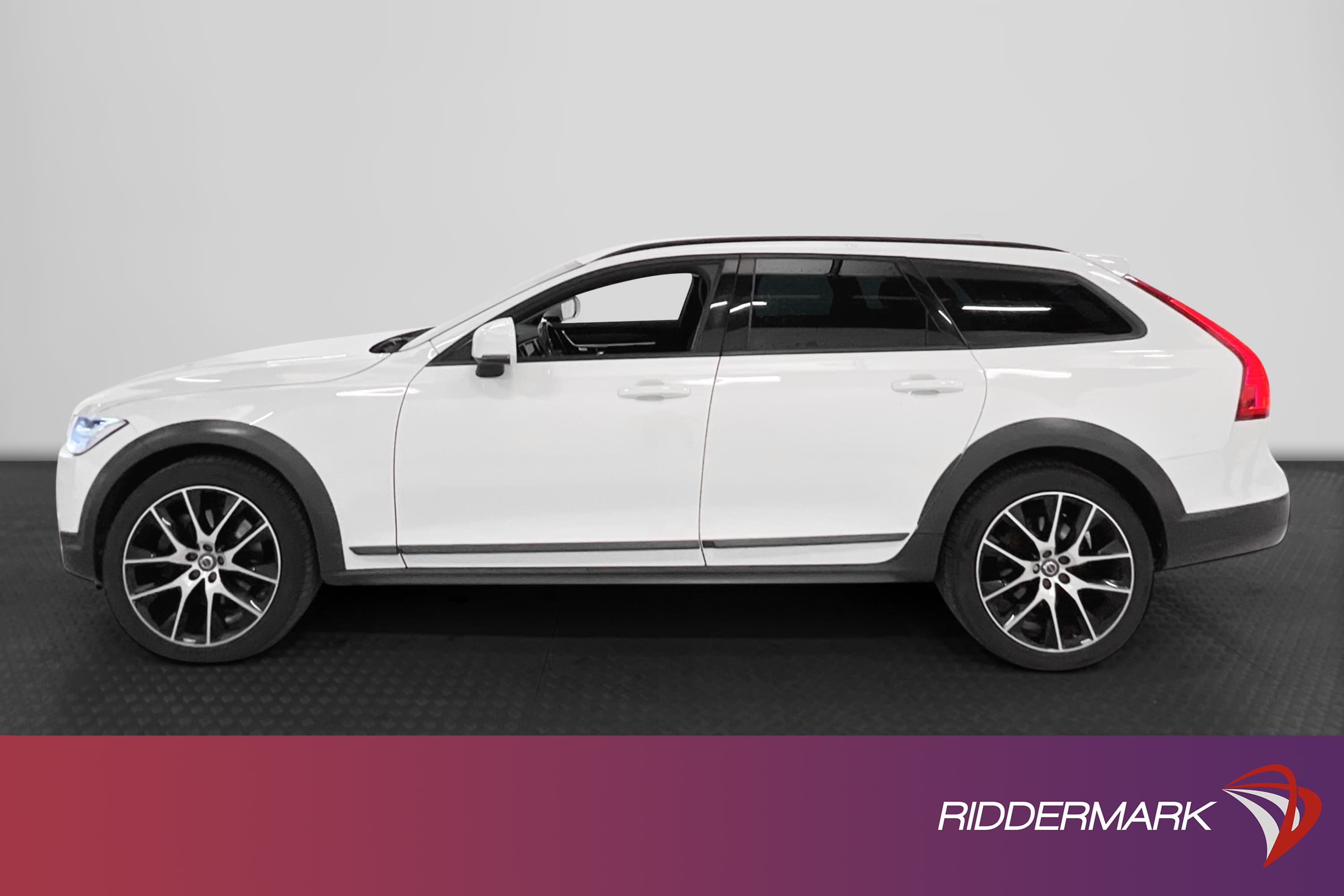 Volvo V90 Cross Country D4 AWD