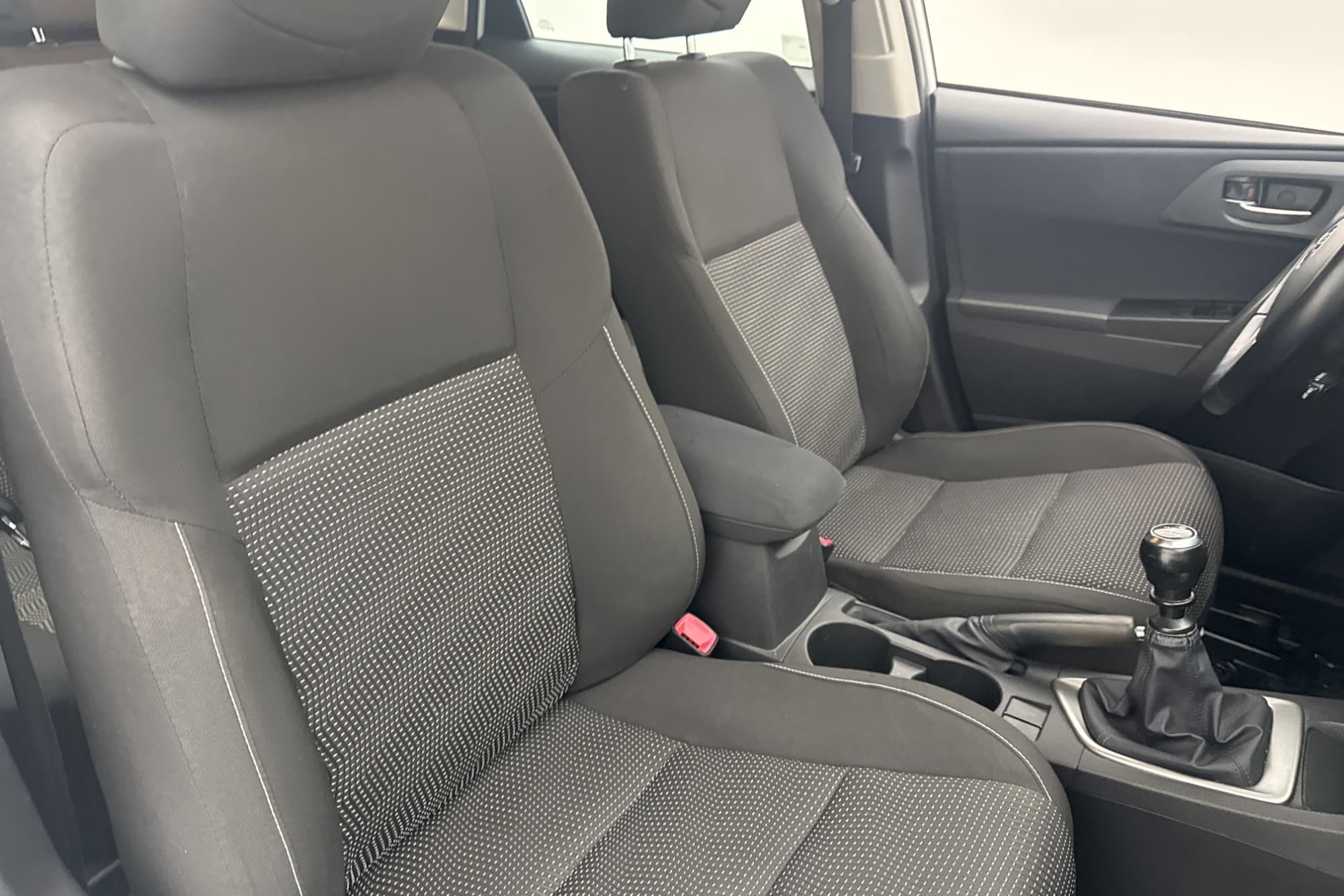 Toyota Auris Touring Sports Active Kamera Drag Farthållare