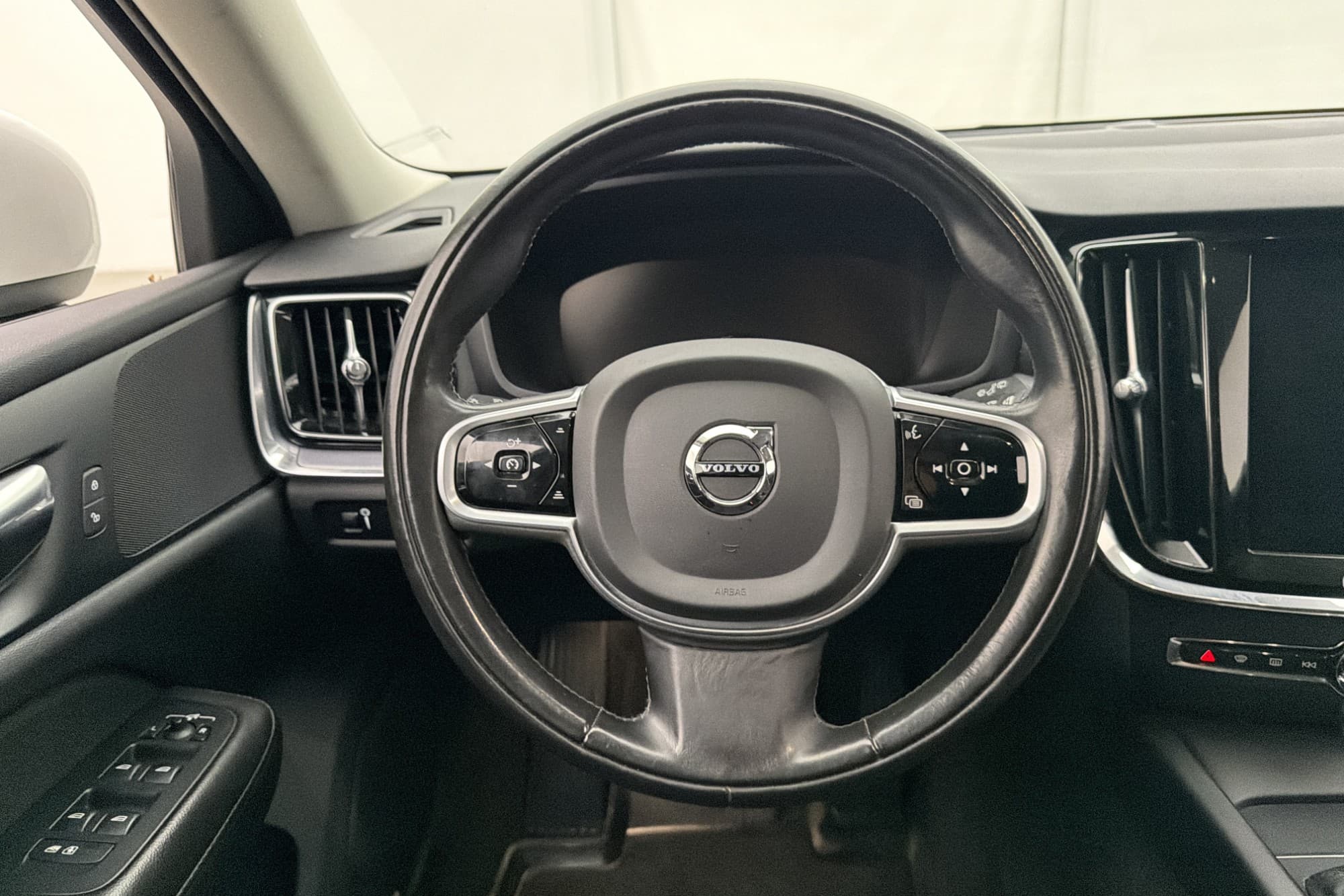 Volvo V60 D4 AWD Momentum VOC Värmare CarPlay Dragkrok