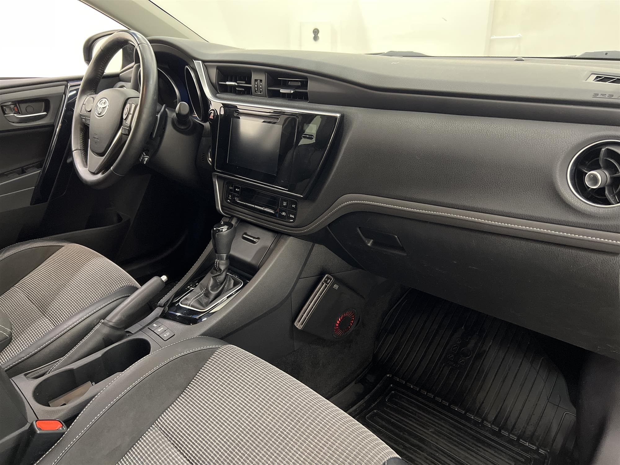 Toyota Auris 1.2 Turbo 116hk 1 Brukare M-Värm P-Pilot