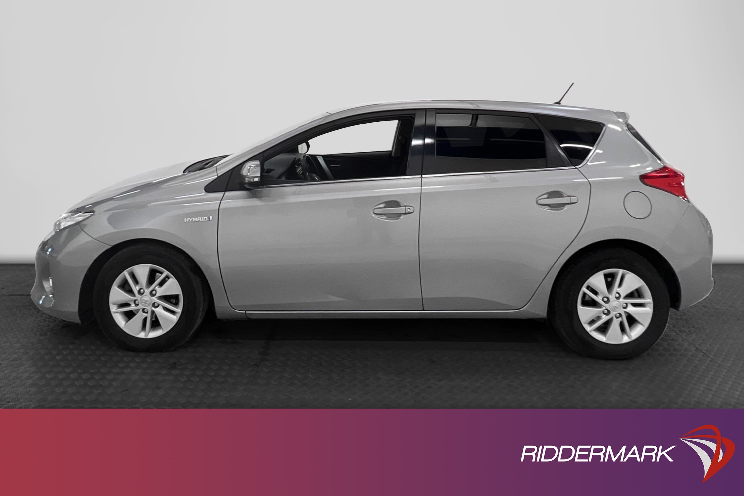 Toyota Auris Hybrid e-CVT 136hk Motorvärm