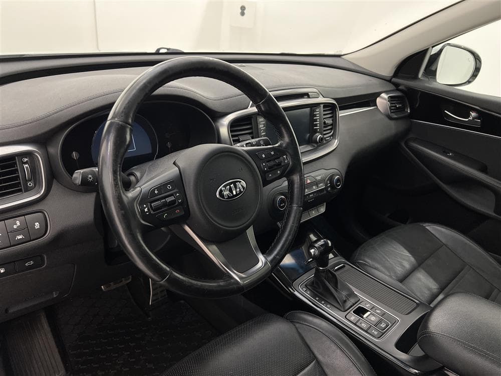 Kia Sorento 2.2 CRDi 200hk AWD 7-Sits Skinn Pano B-Kamera