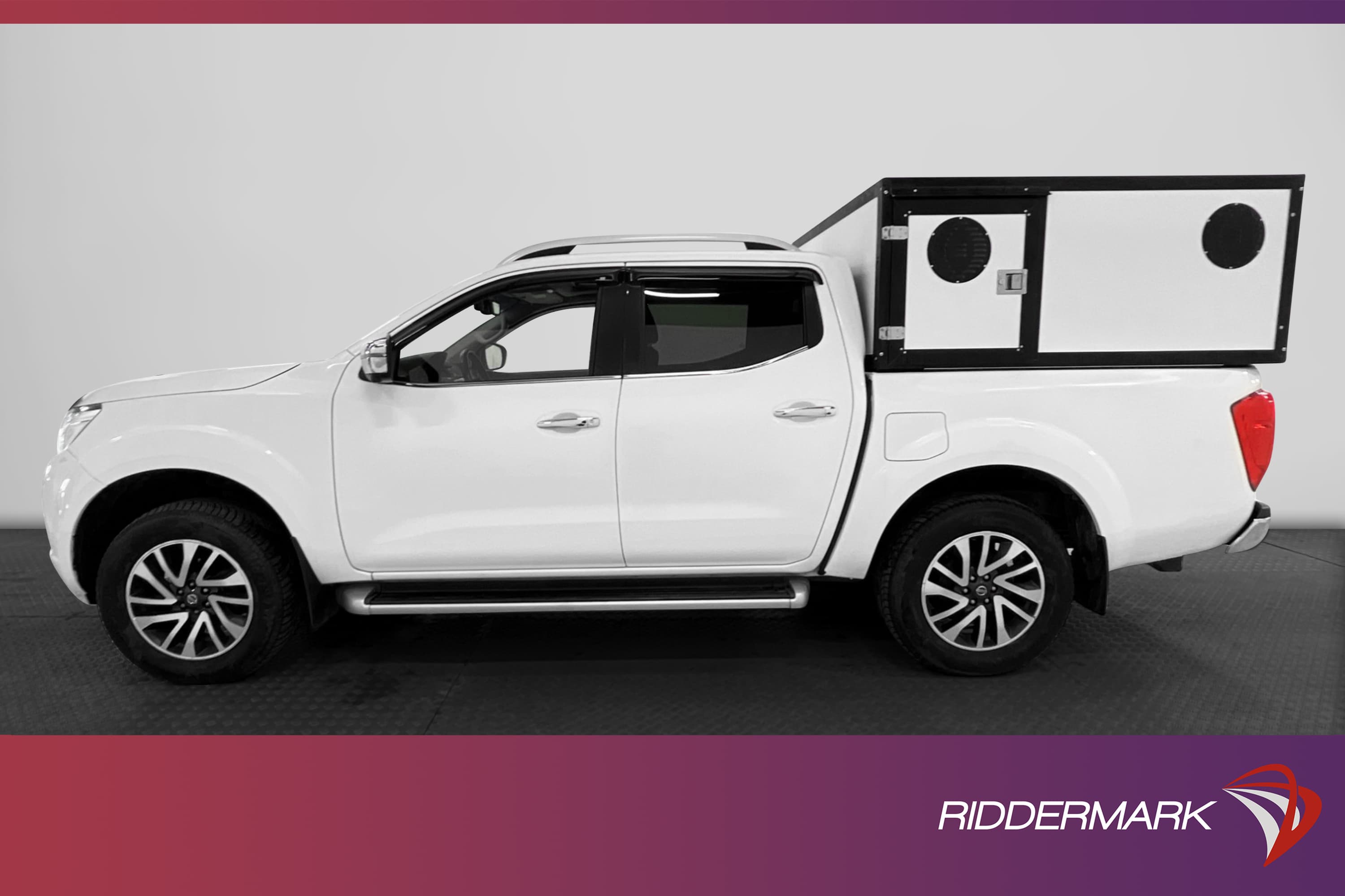 Nissan Navara Tekna 2.3dCi 4WD 190hk Dragkrok Diff Hundkåpa