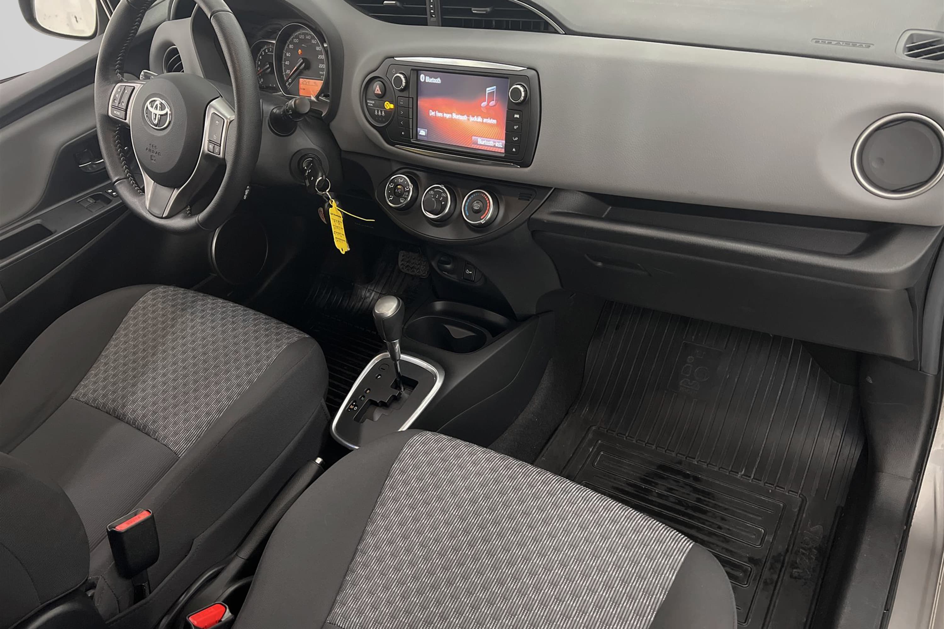 Toyota Yaris 1.33 99hk 1 Bruk B-Kamera 426kr Skatt 0,49L/mil