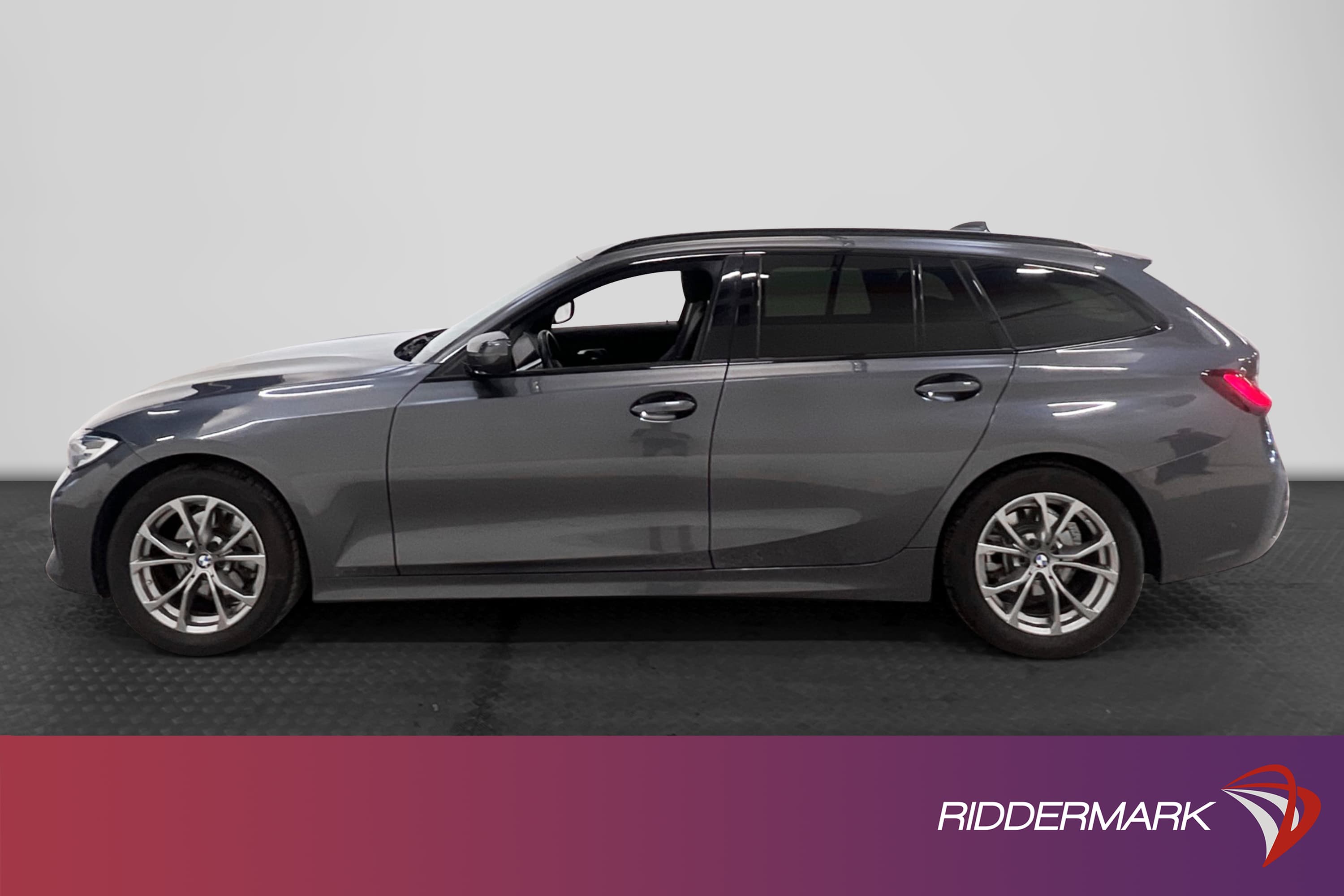 BMW 320i 184hk Rattvärme Navi B-kam Drag Navi Carplay