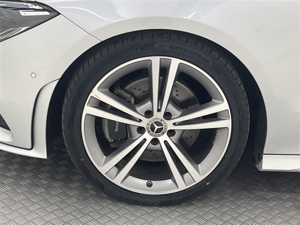Mercedes-Benz CLA 200 d 150hk AMG Widescreen Pano Navi B-Kaminteriör