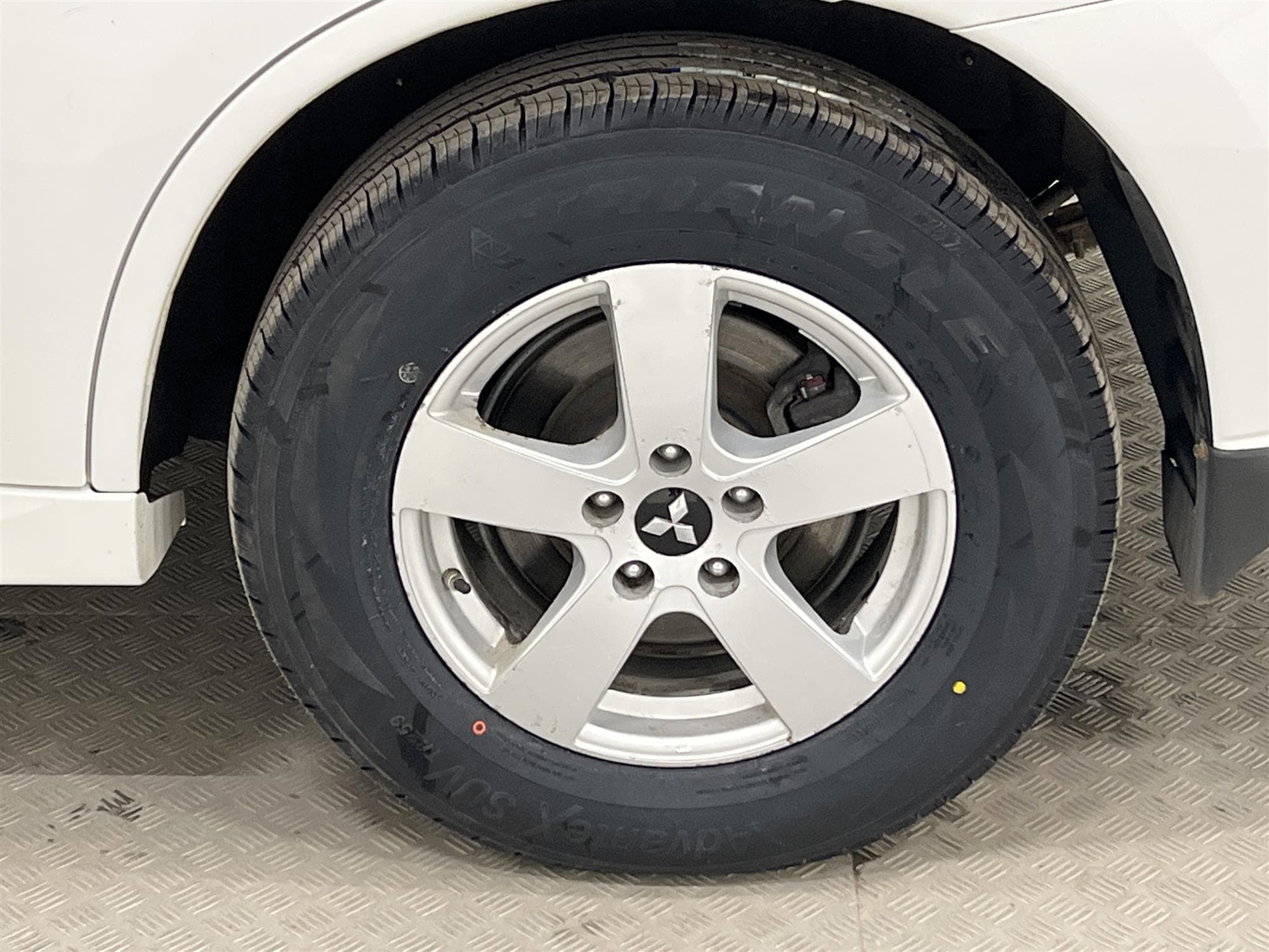 Mitsubishi Outlander P-HEV 4WD 360° Drag Taklucka Carplayinteriör