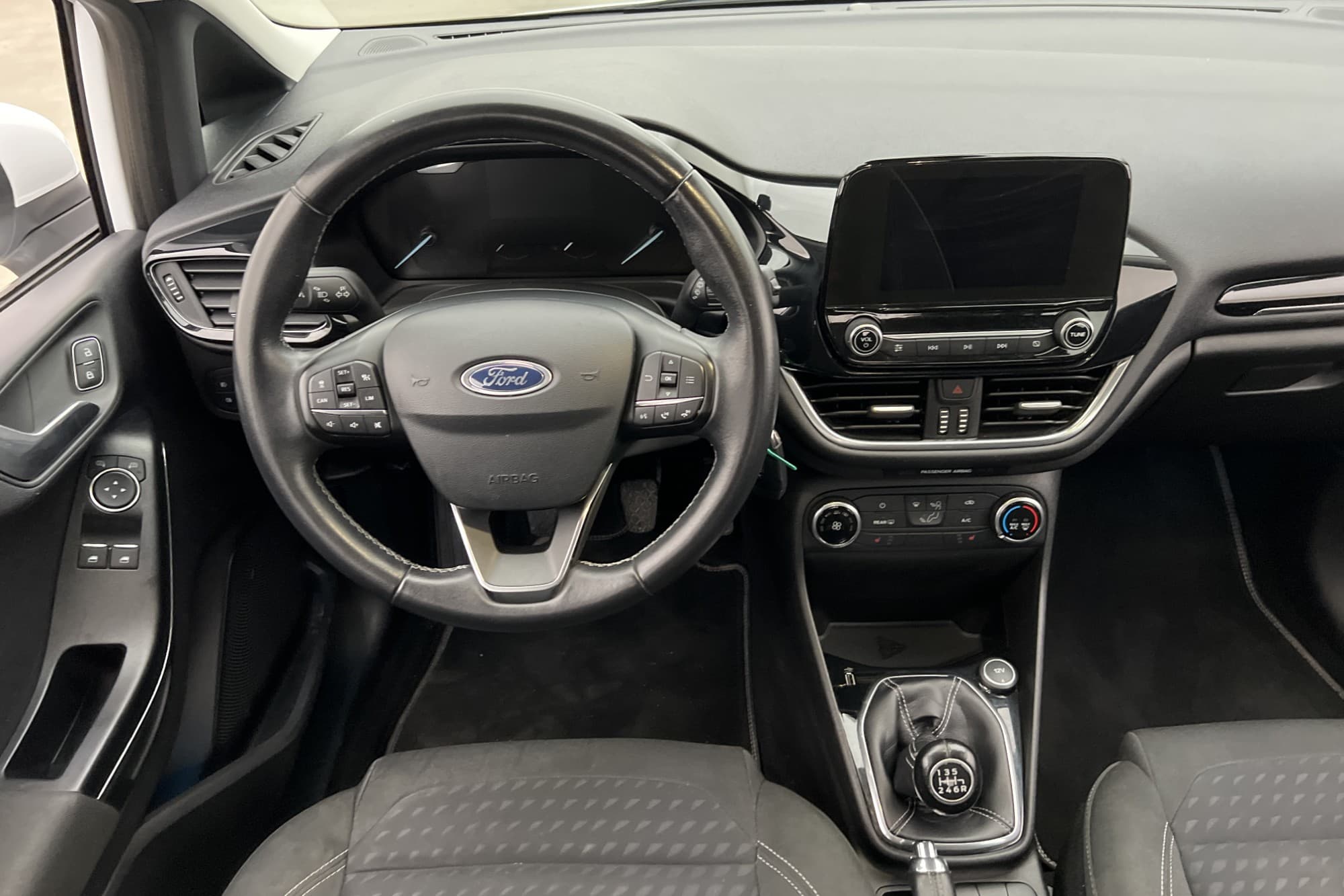 Ford Fiesta EcoBoost 100hk Titanium Adaptiv-fart Bluetooth 