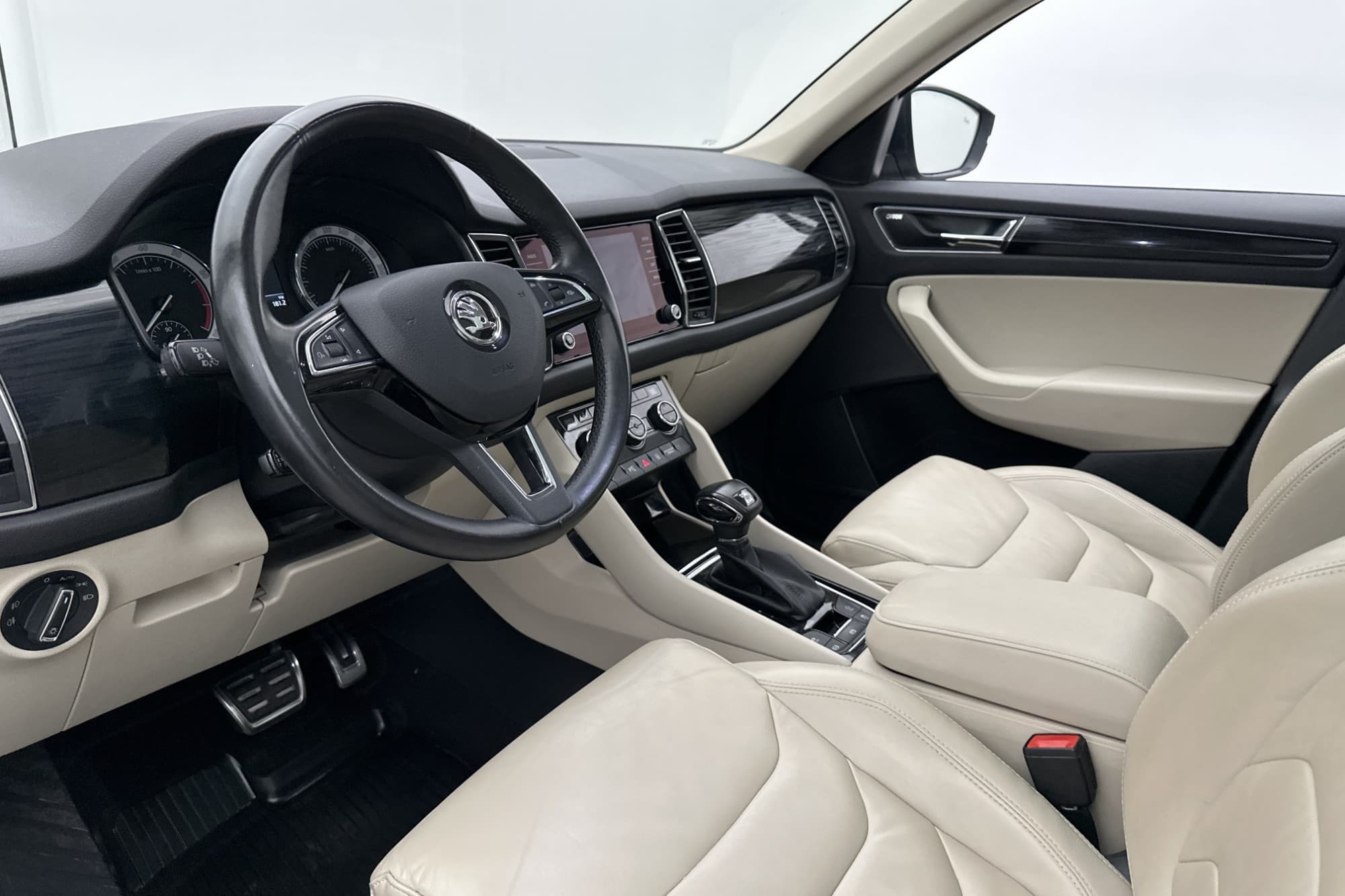 Skoda Kodiaq 4x4 180hk Business B-Värmare Pano Canton 360°
