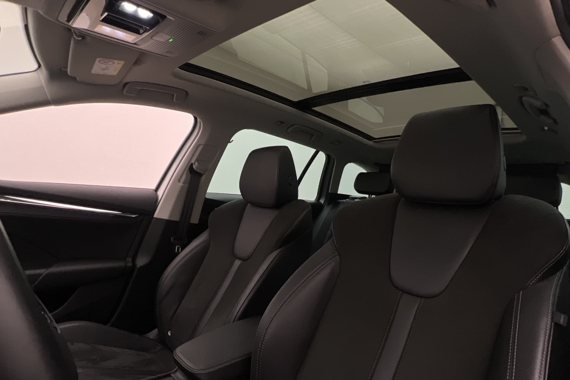 Skoda Octavia Kombi Business Premium Värmare Kamera Dragkrok