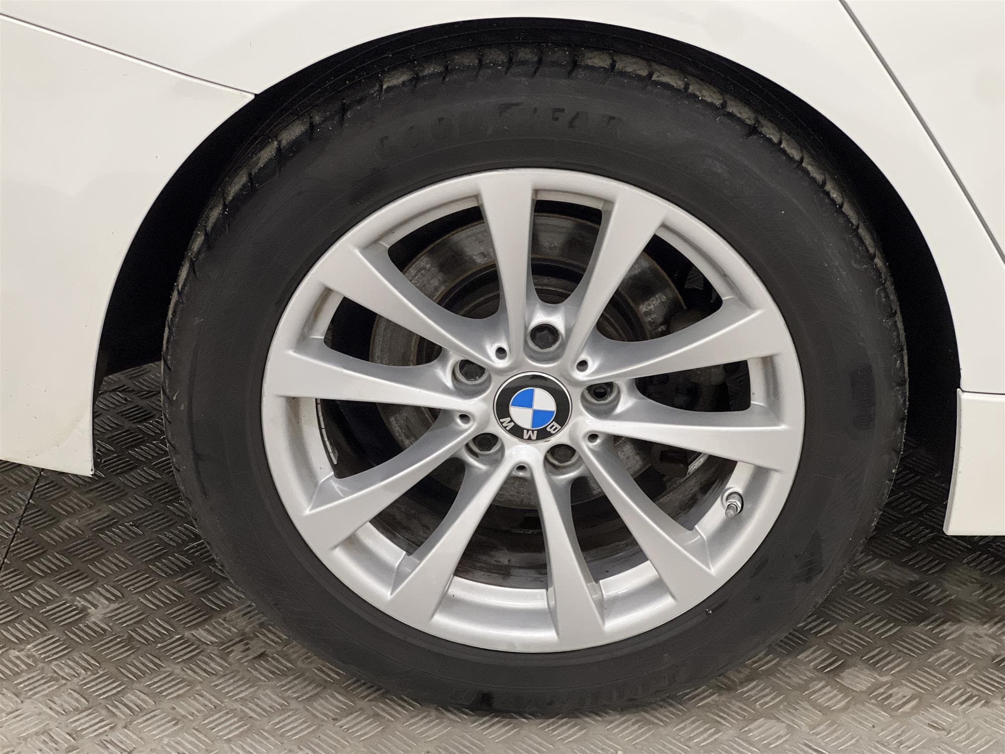 BMW 320d xDrive Touring 190hk Sport line 2 Brukare Dragkrok 