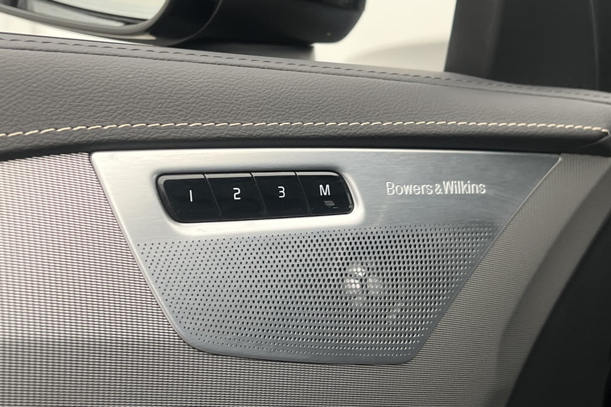 Volvo XC90 Recharge T8 AWD R-Design B&W Luftfjädring