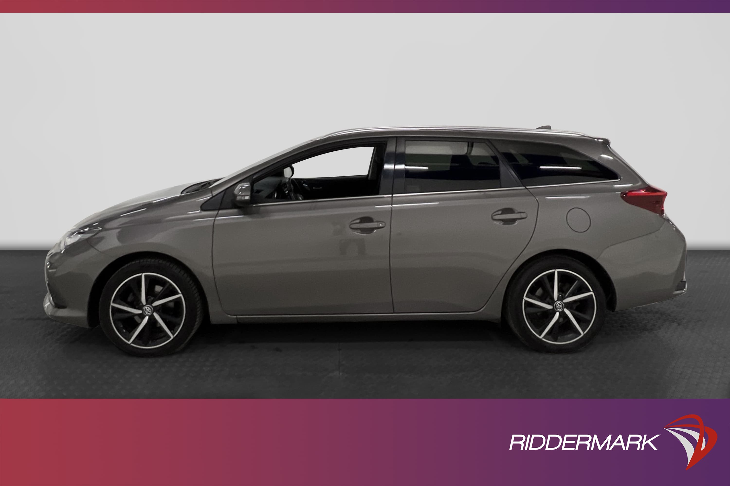 Toyota Auris Touring Sports 1.2 Turbo 116hk