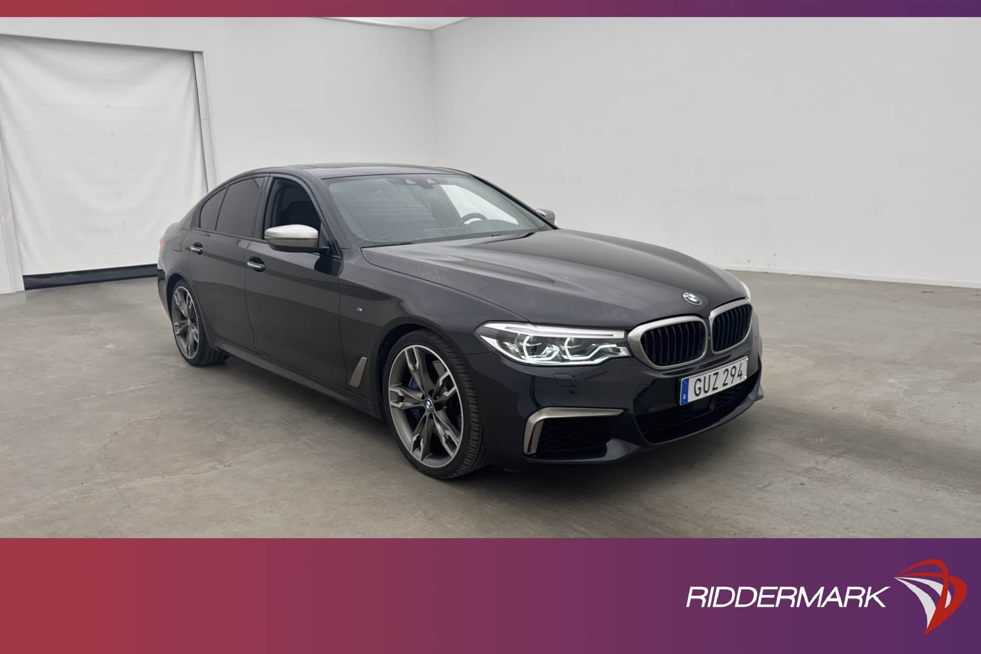 BMW M550i xDrive Ultimate Edt Taklucka B&W HUD Night 360°