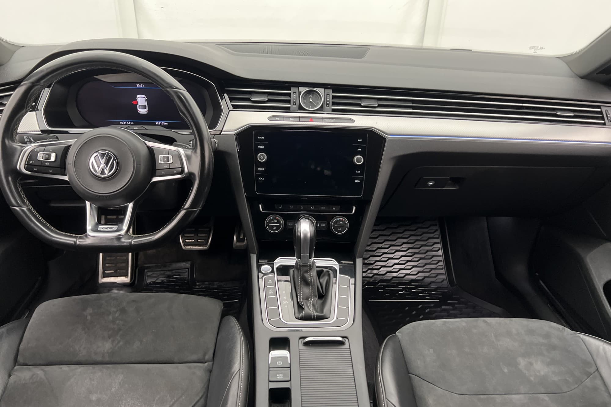 Volkswagen Arteon 4M 190hk MOMS R-Line Cockpit Kamera Navi