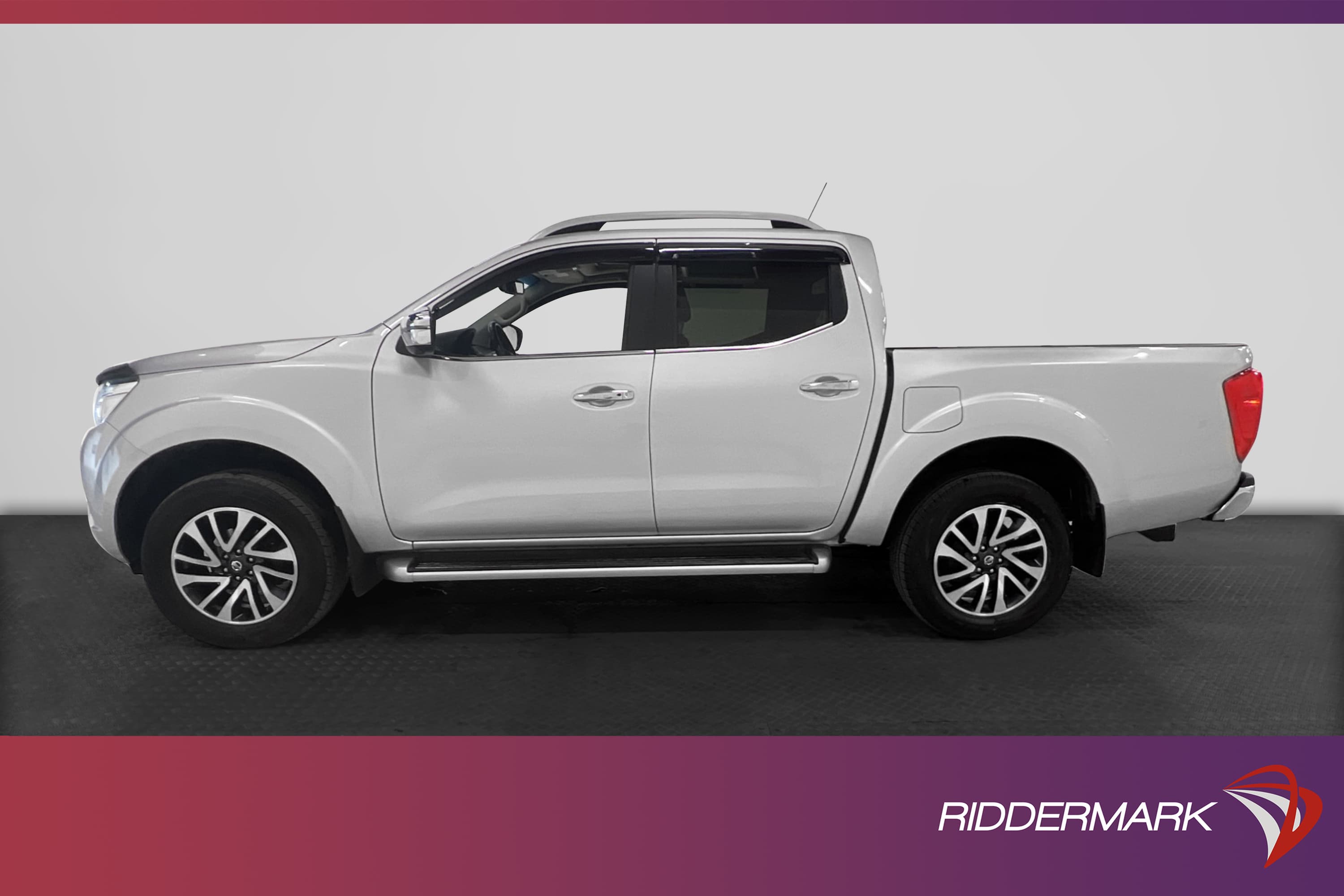 Nissan Navara Tekna 2.3dCi 4WD Värmare 190hk Drag Diff Moms 