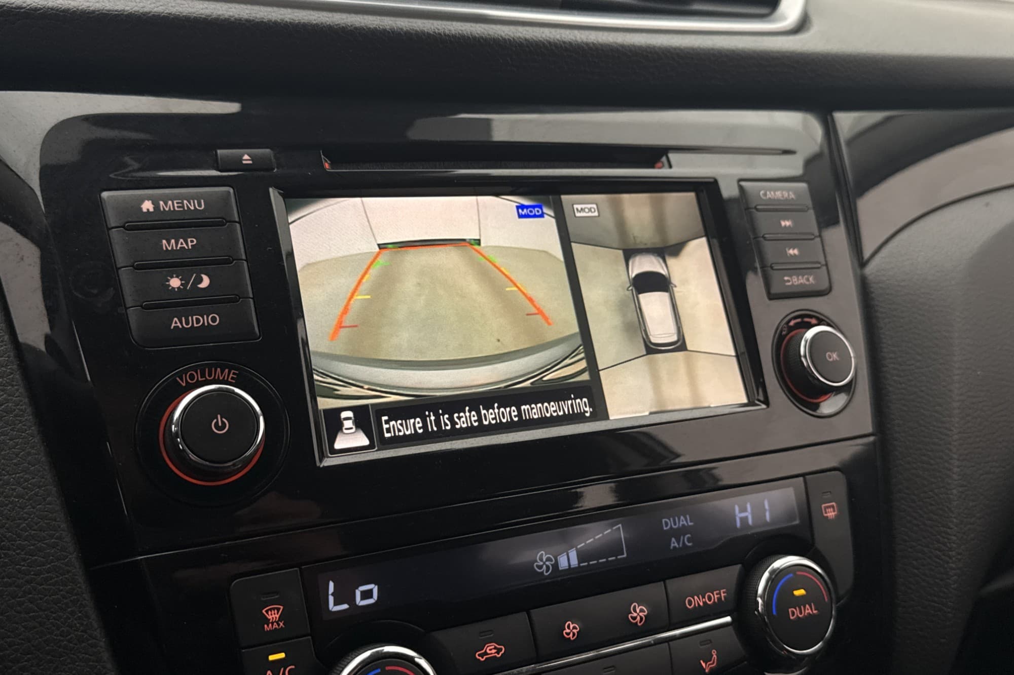Nissan Qashqai 1.3 DIG-T 160hk 360° Navi Farthållare