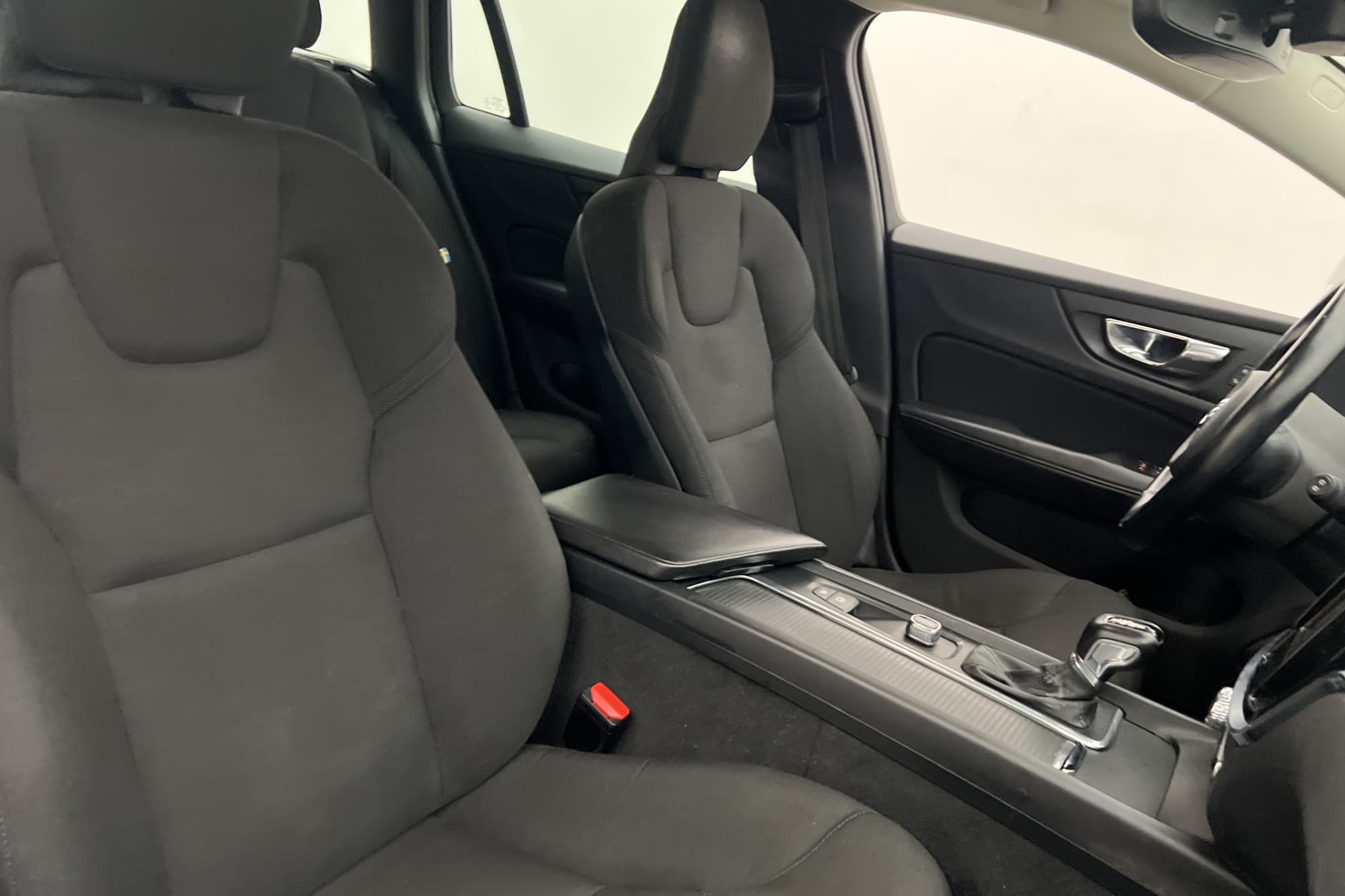 Volvo V60 D3 150hk Advanced VOC Värmare CarPlay Rattvärme