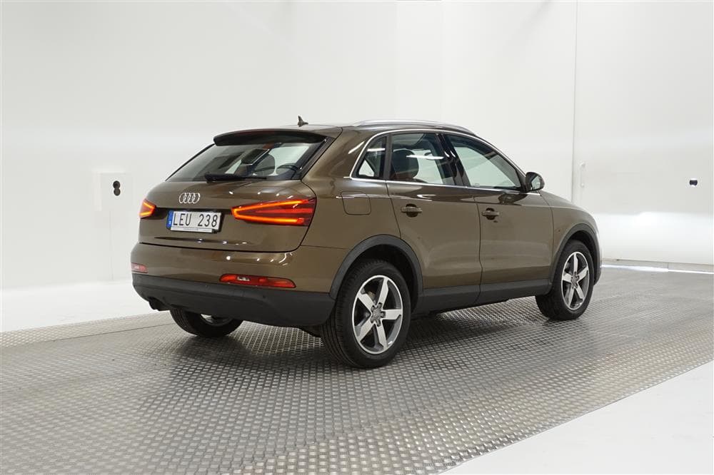 Audi Q3 2.0 TDI Quattro 140hk Pano Skinn Navi 0,57l/milexteriör