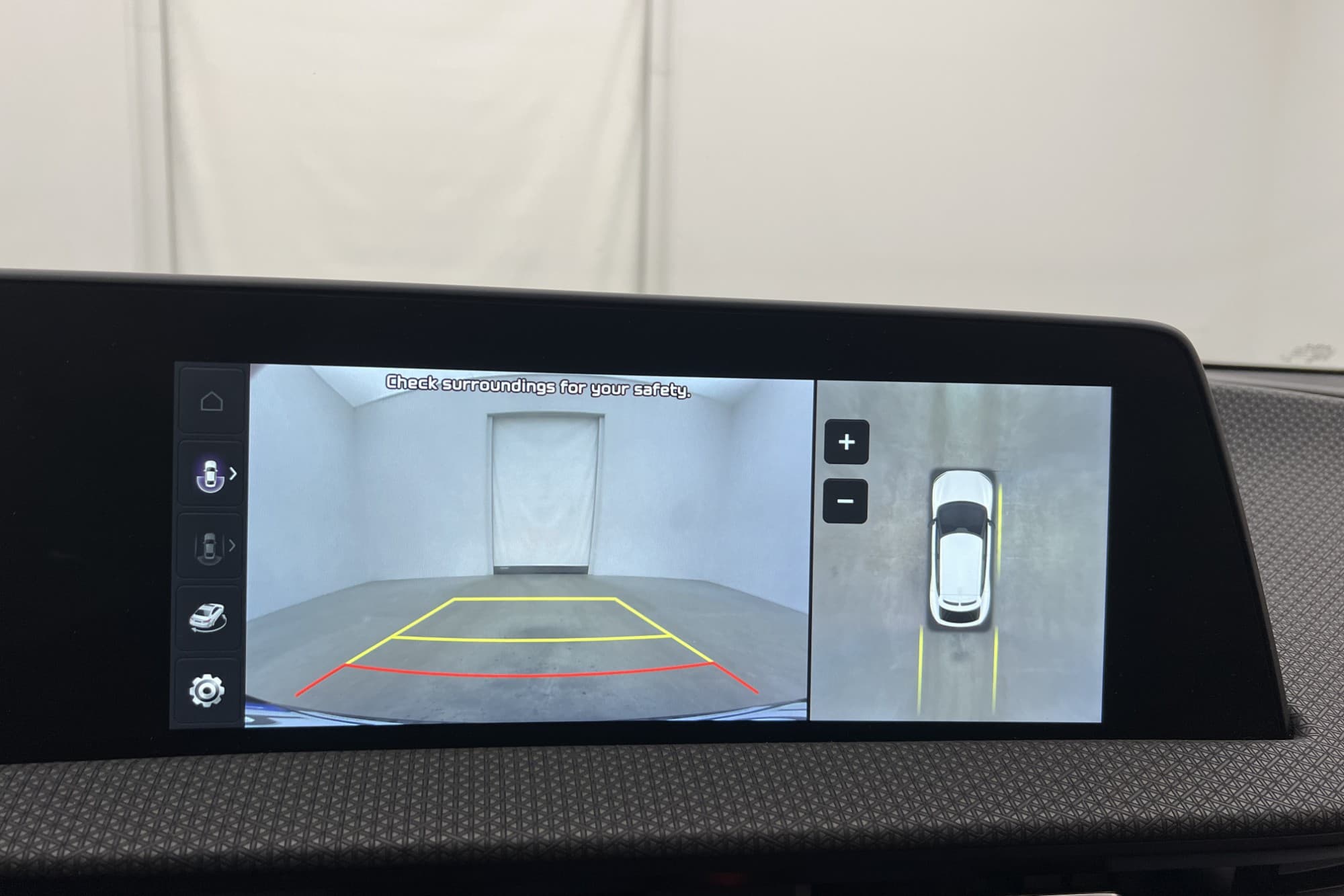 Kia EV6 77.4 kWh 228hk PLUS 360°Kamera Skinn Rattvärme MOMS