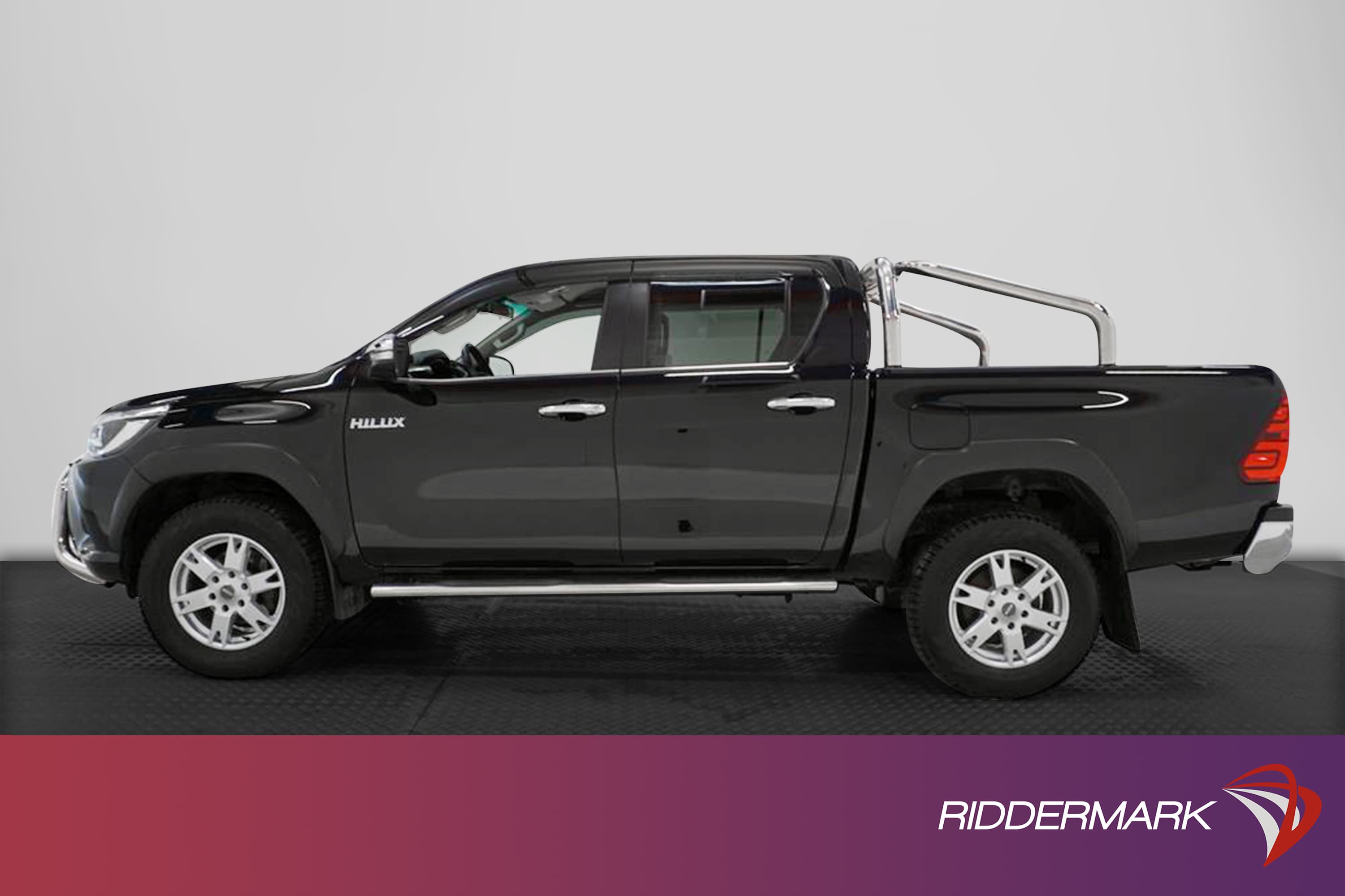 Toyota Hilux Premium 2.4 150hk AWD Automat Dragkrok