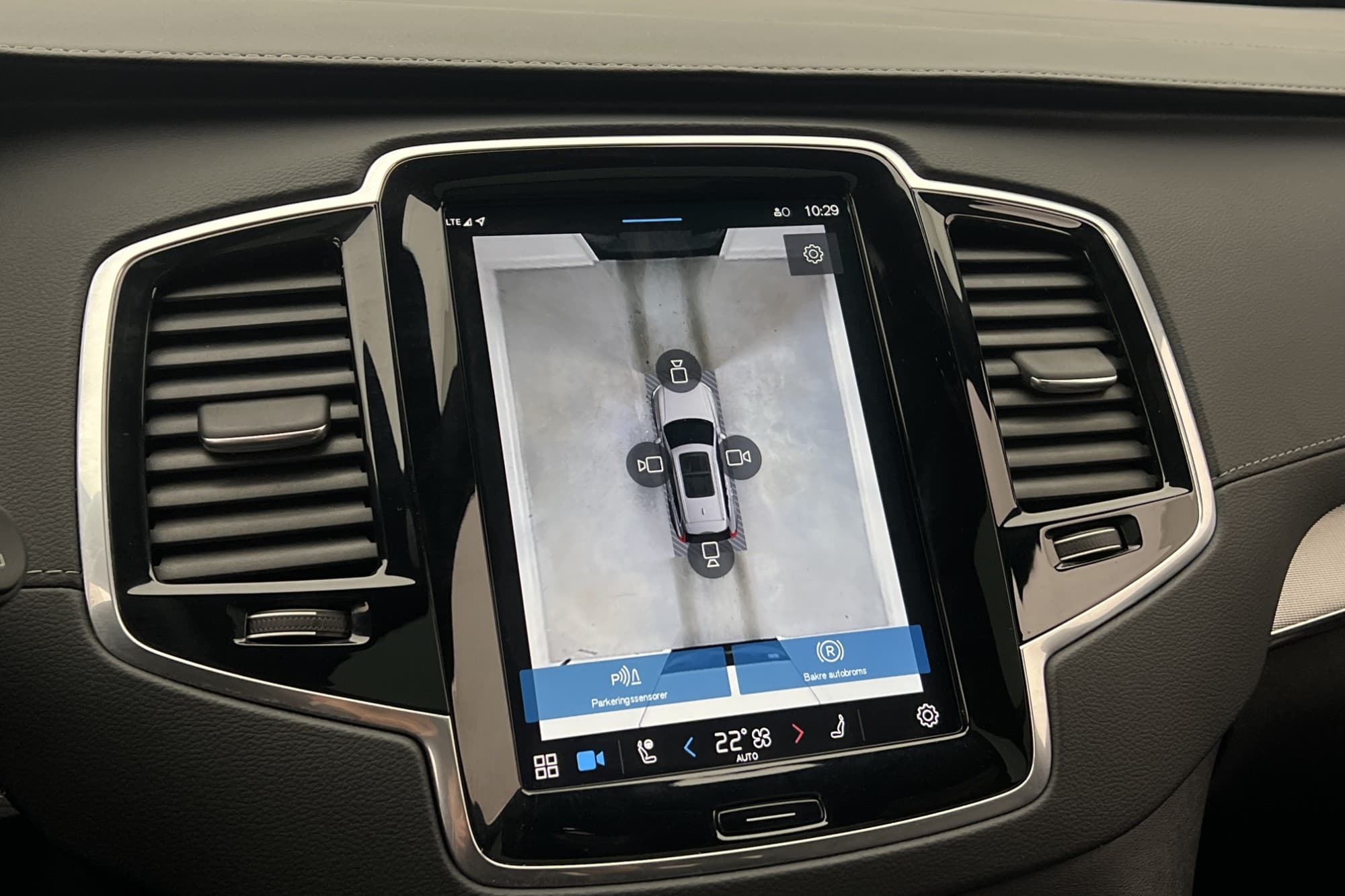Volvo XC90 Recharge T8 Ultimate Dark 7-Sits B&W Drag Luftfjä