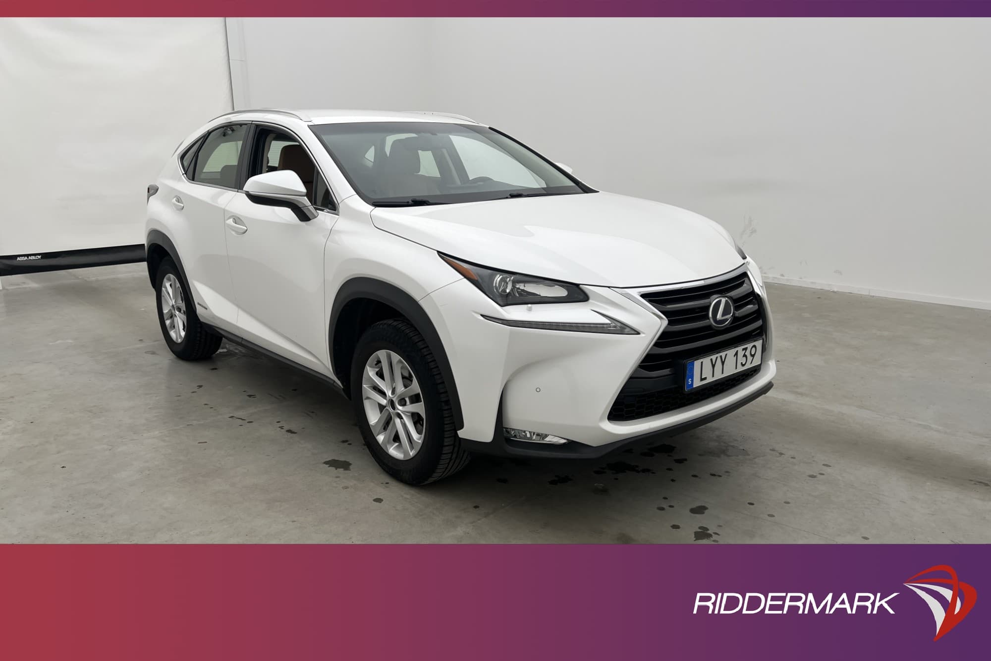 Lexus NX 300h AWD
