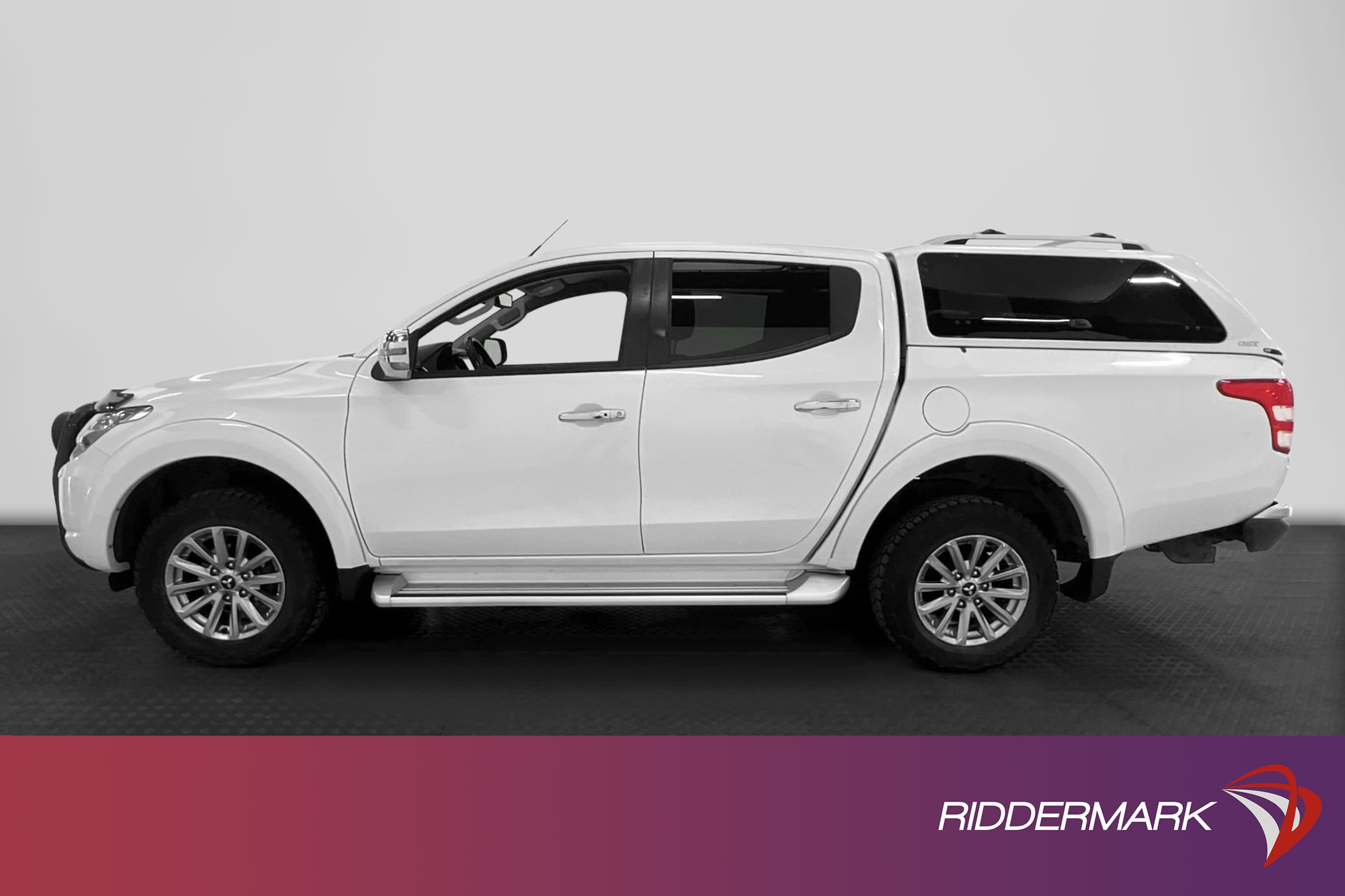 Mitsubishi L200 2.4 181hk 4WD B-Kamera Diff Flaksläde Moms